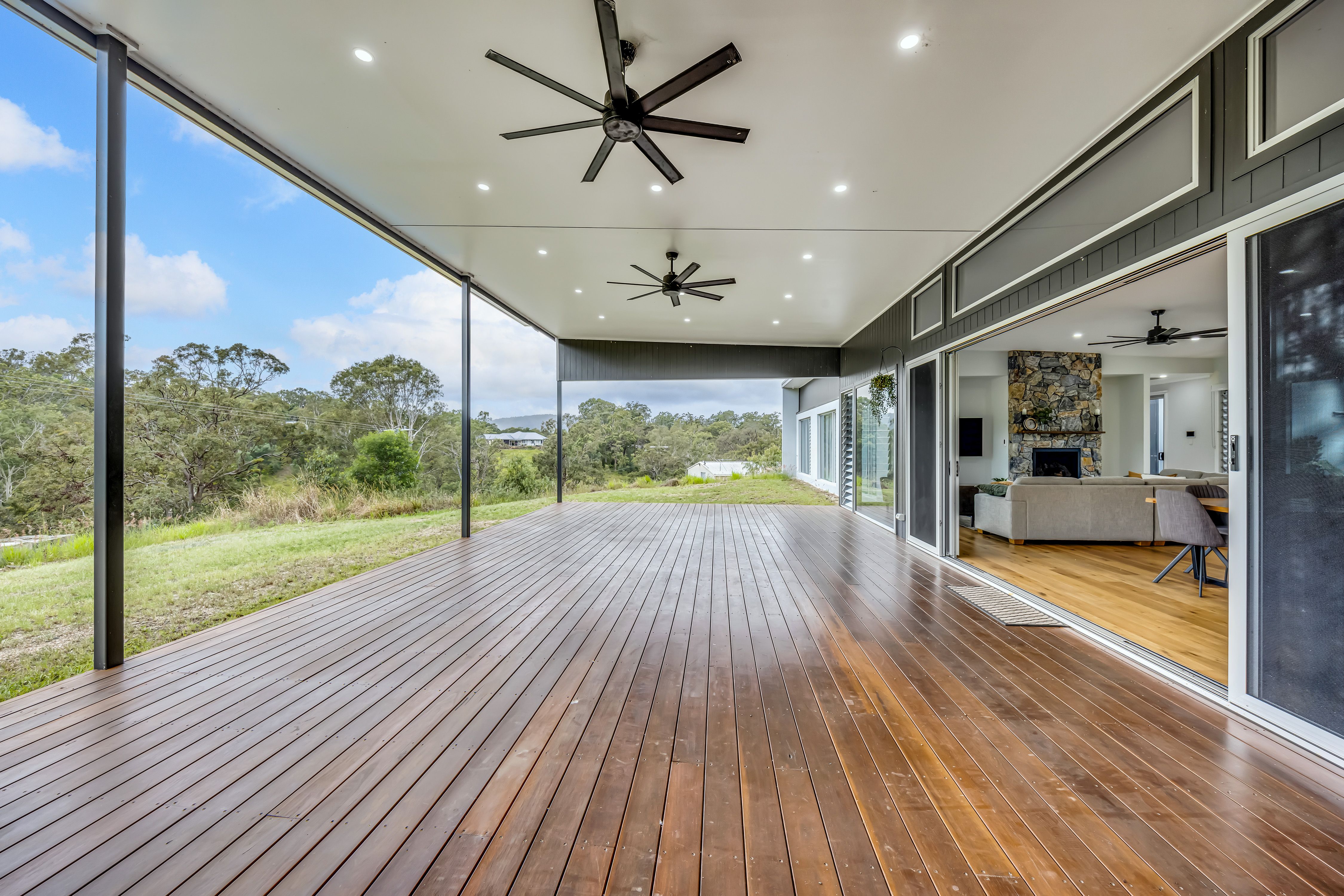An Acreage Masterpiece - Sophisticated Living in a Prime Dayboro Location, Ready for Its New Owners — photo 9 of 19