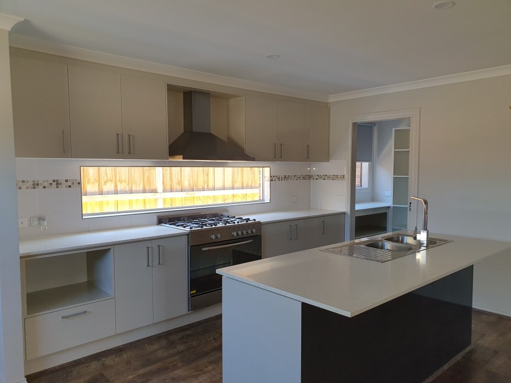 204 Heather Grove, Clyde North, VIC 3978