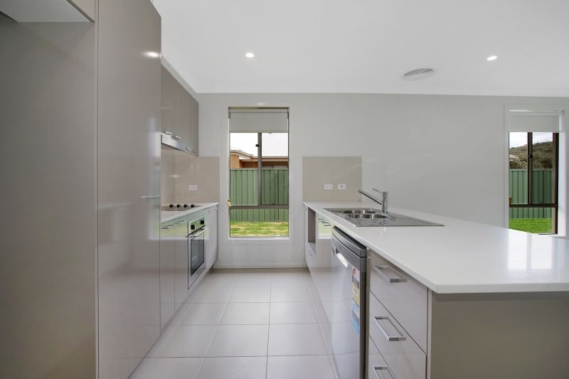14 Macarthur Street, Hamilton Valley, NSW 2641