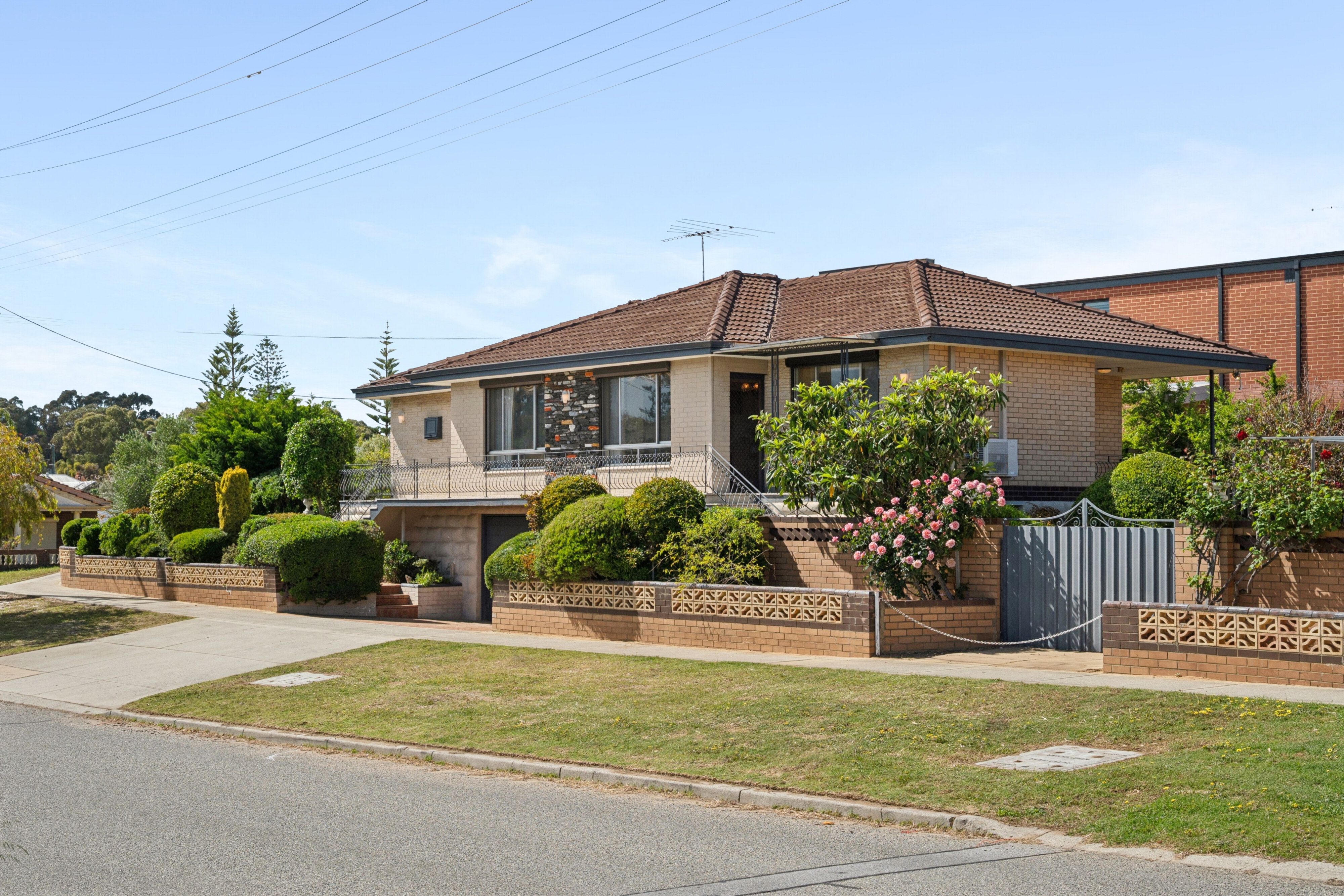 1 Daly Street — photo 3 of 30