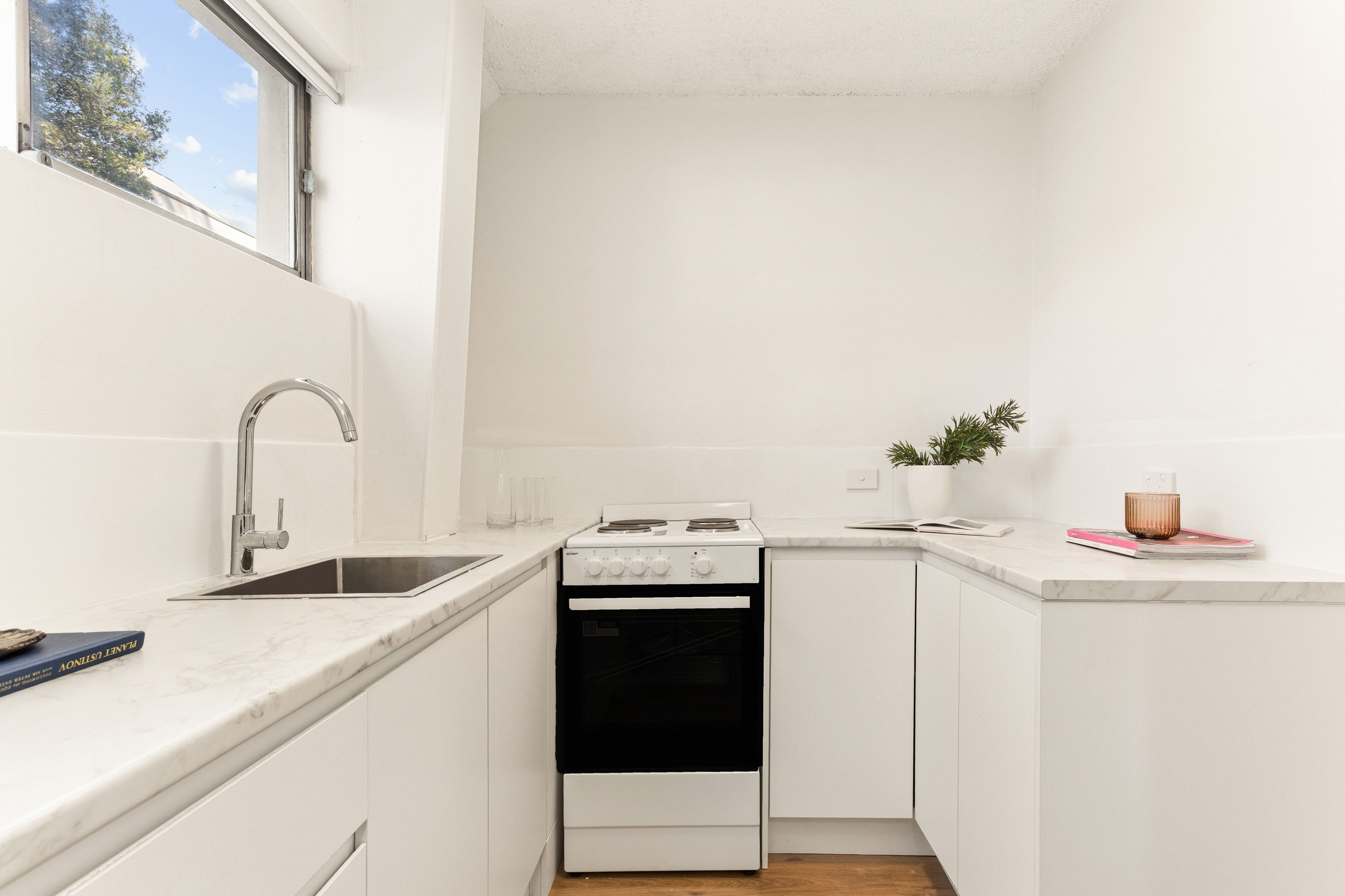 5/2-6 Sheehy Street — photo 4 of 5