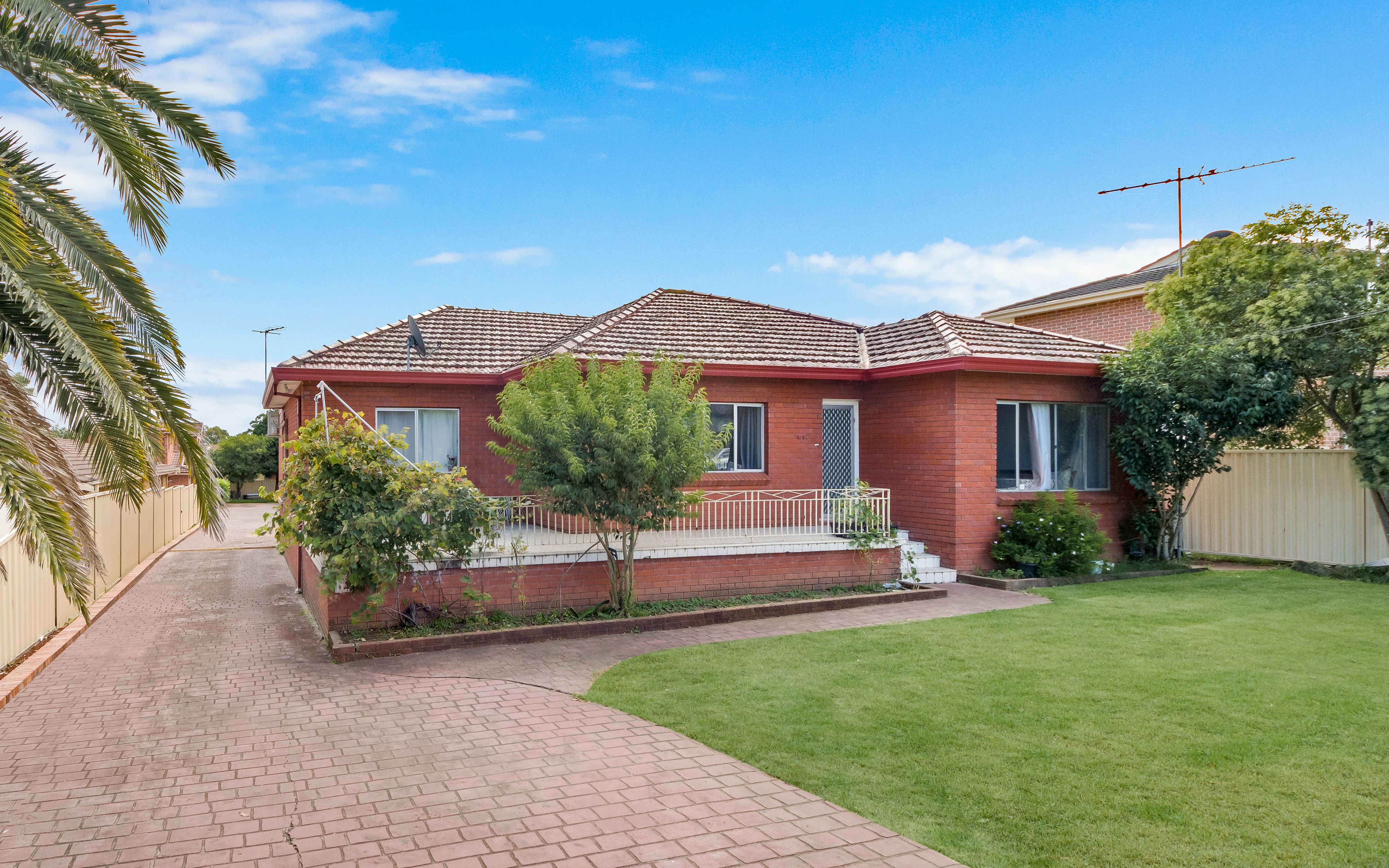 1/17-19 Carnation Avenue, Casula, NSW 2170