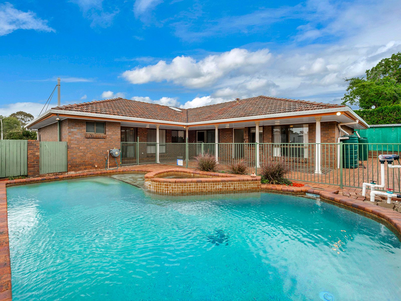 7 Centurion Street, Bridgeman Downs, QLD 4035