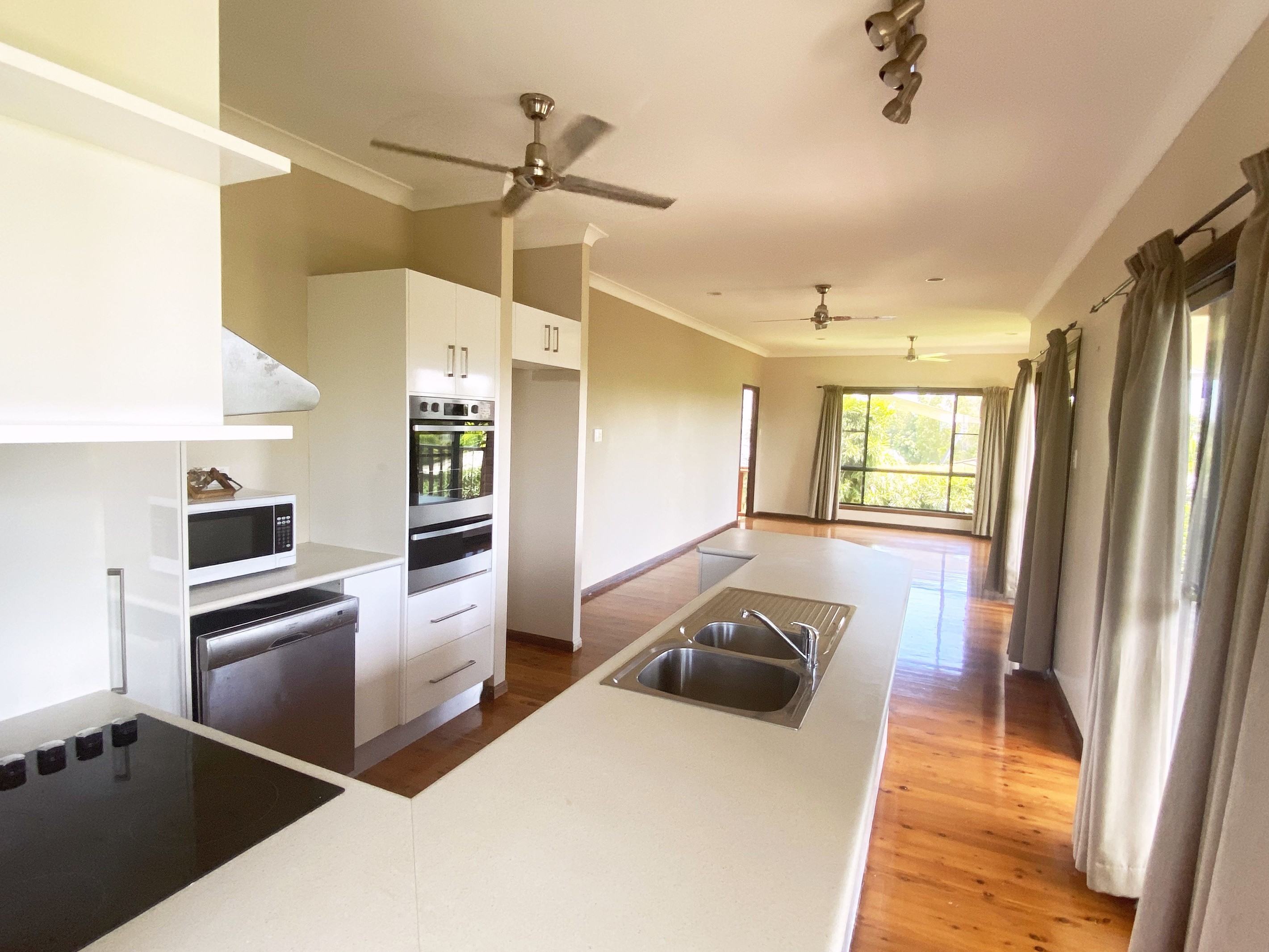 11 DUNKALLI Crescent, Mission Beach, QLD 4852