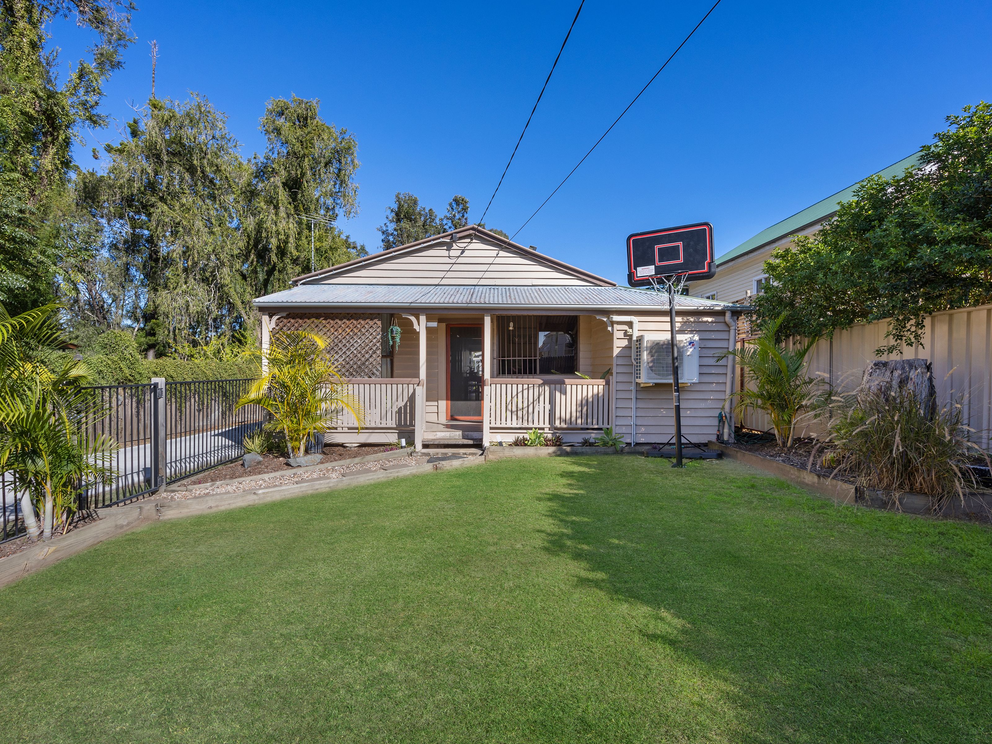 11 Vineyard Street, One Mile, QLD 4305