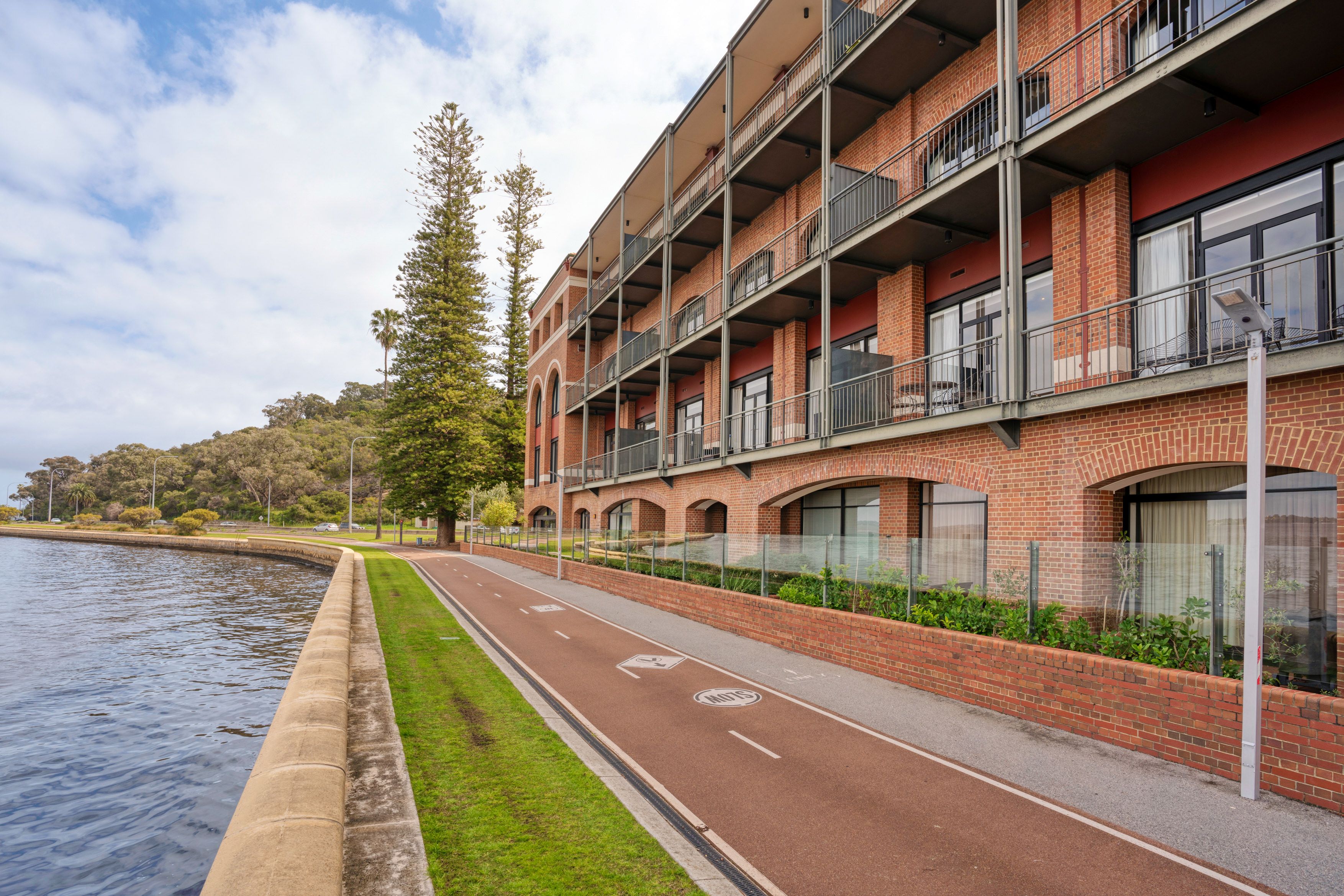 102/171 Mounts Bay Road, Perth, WA 6000