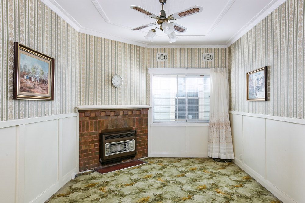 76 Russell Street — photo 4 of 9