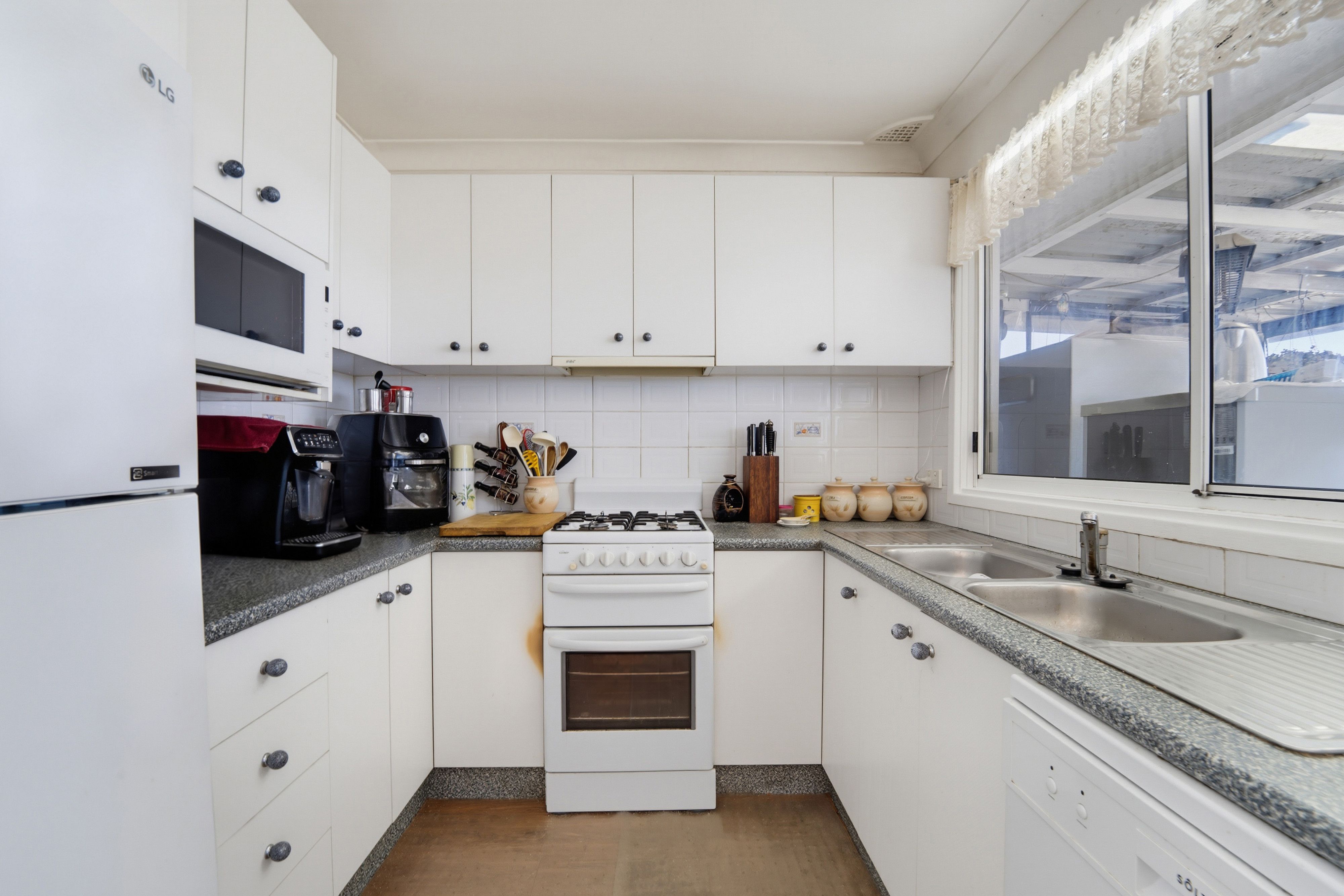 6 Birkdale Crescent — photo 5 of 10