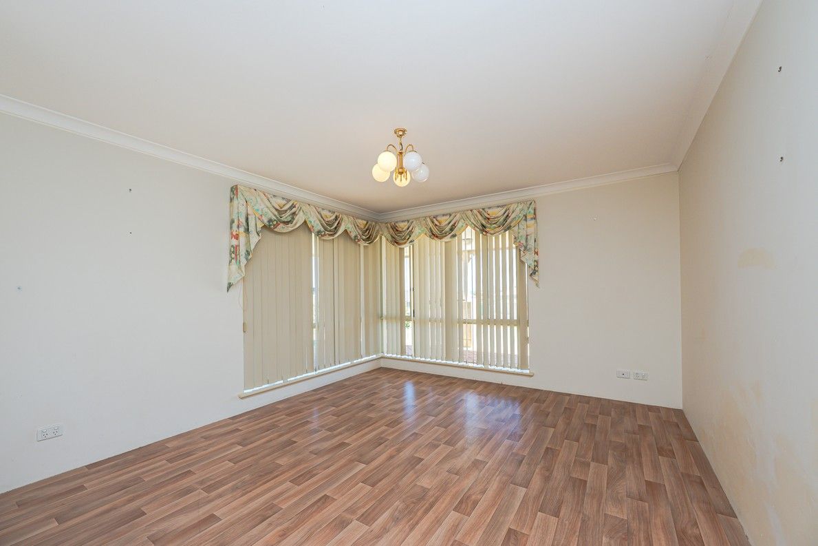 32 Oceanside Drive, Wandina, WA 6530