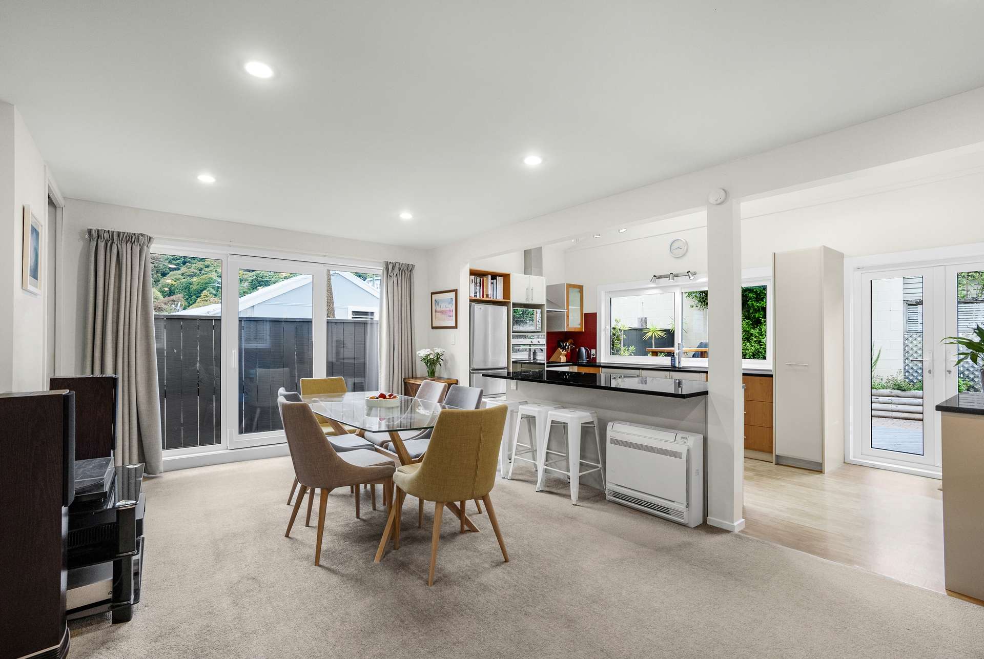 411 Muritai Road photo 0