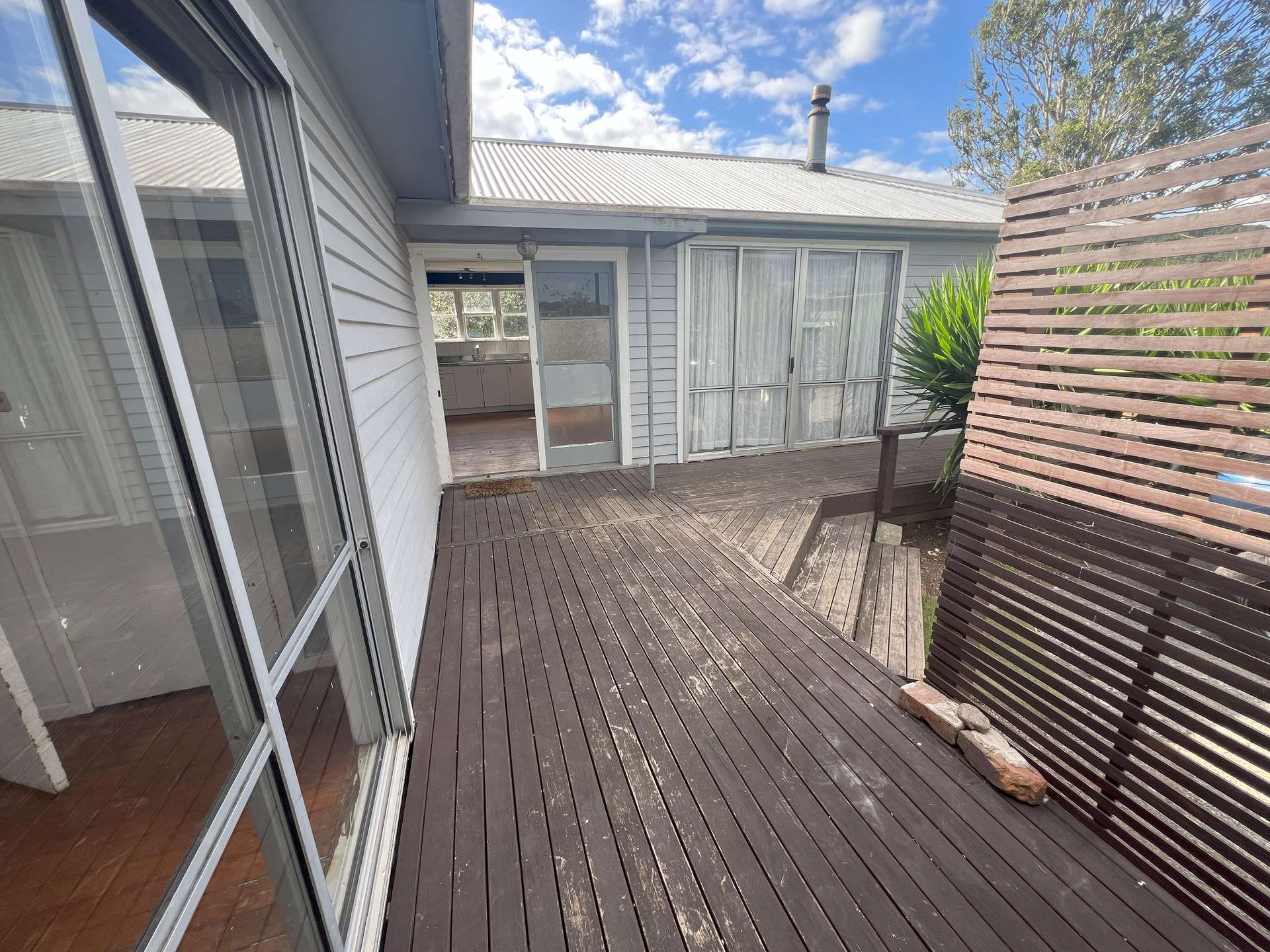 43 Mason Avenue photo 3