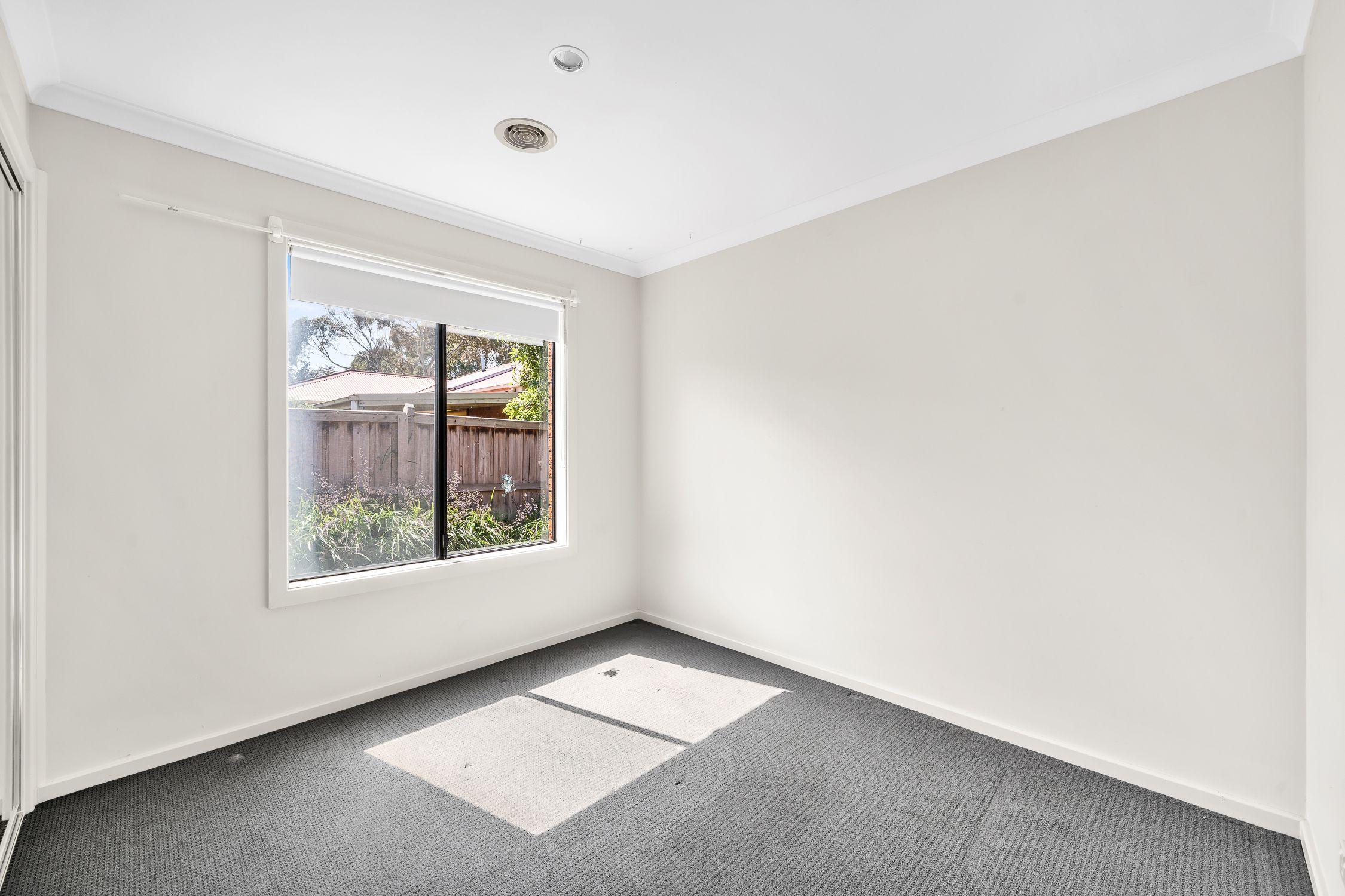 5 Albany Crescent — photo 10 of 10