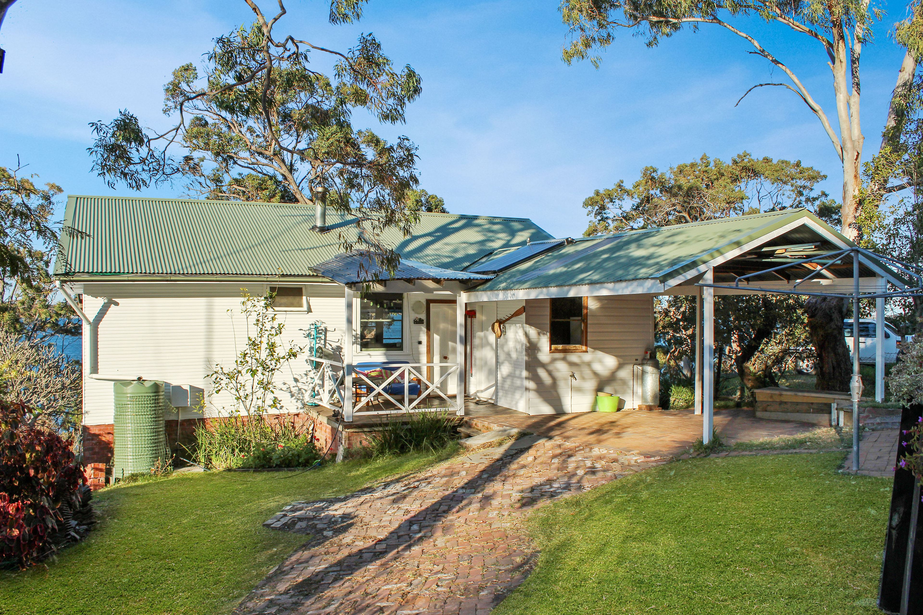 221 Fishing Point Road, Fishing Point, NSW 2283