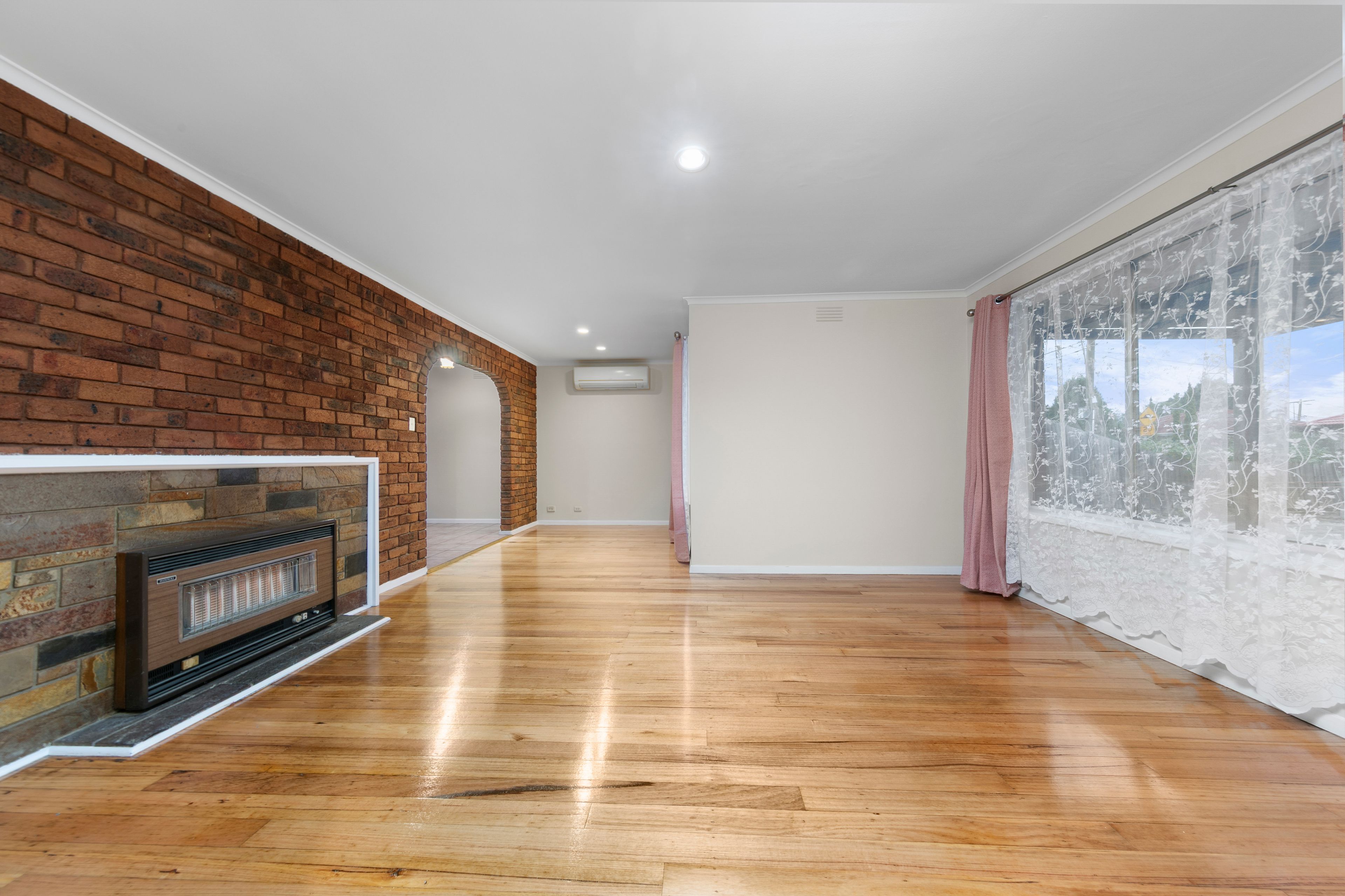22 Darebin Drive — photo 3 of 11