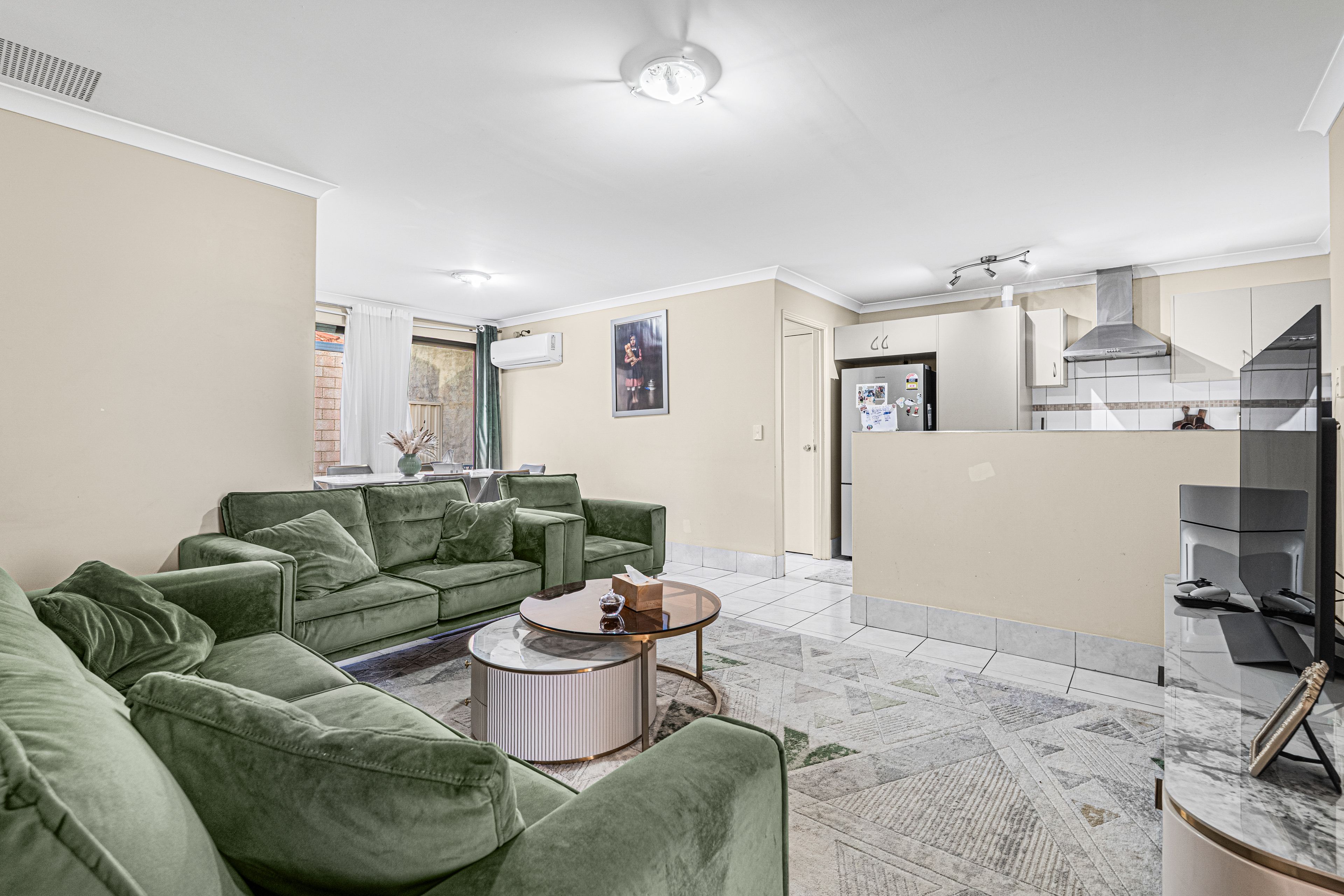7/3 Stoke Place — photo 3 of 20