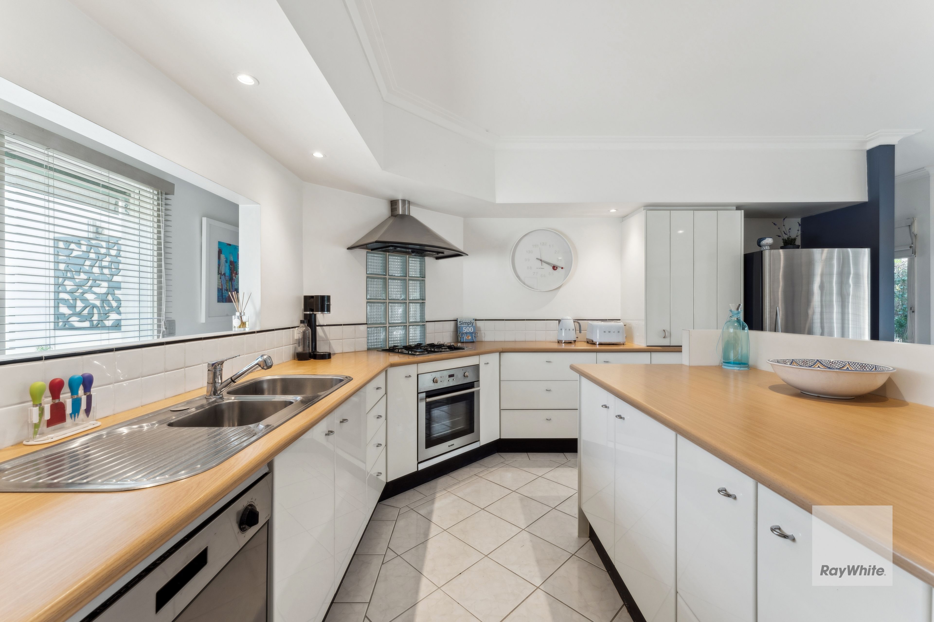 5 Mawson Close, Taylors Lakes, VIC 3038