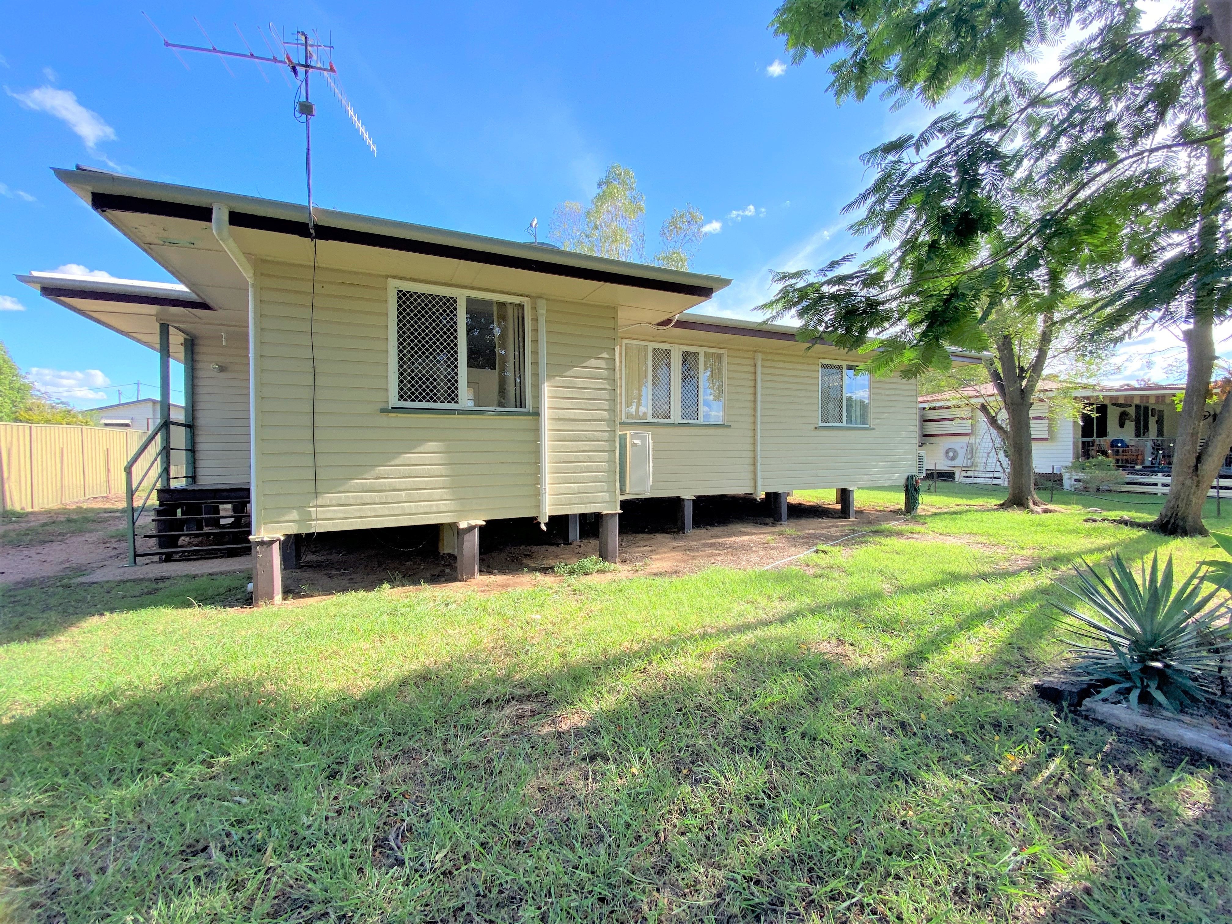 11 Tern Street, Longreach QLD 4730