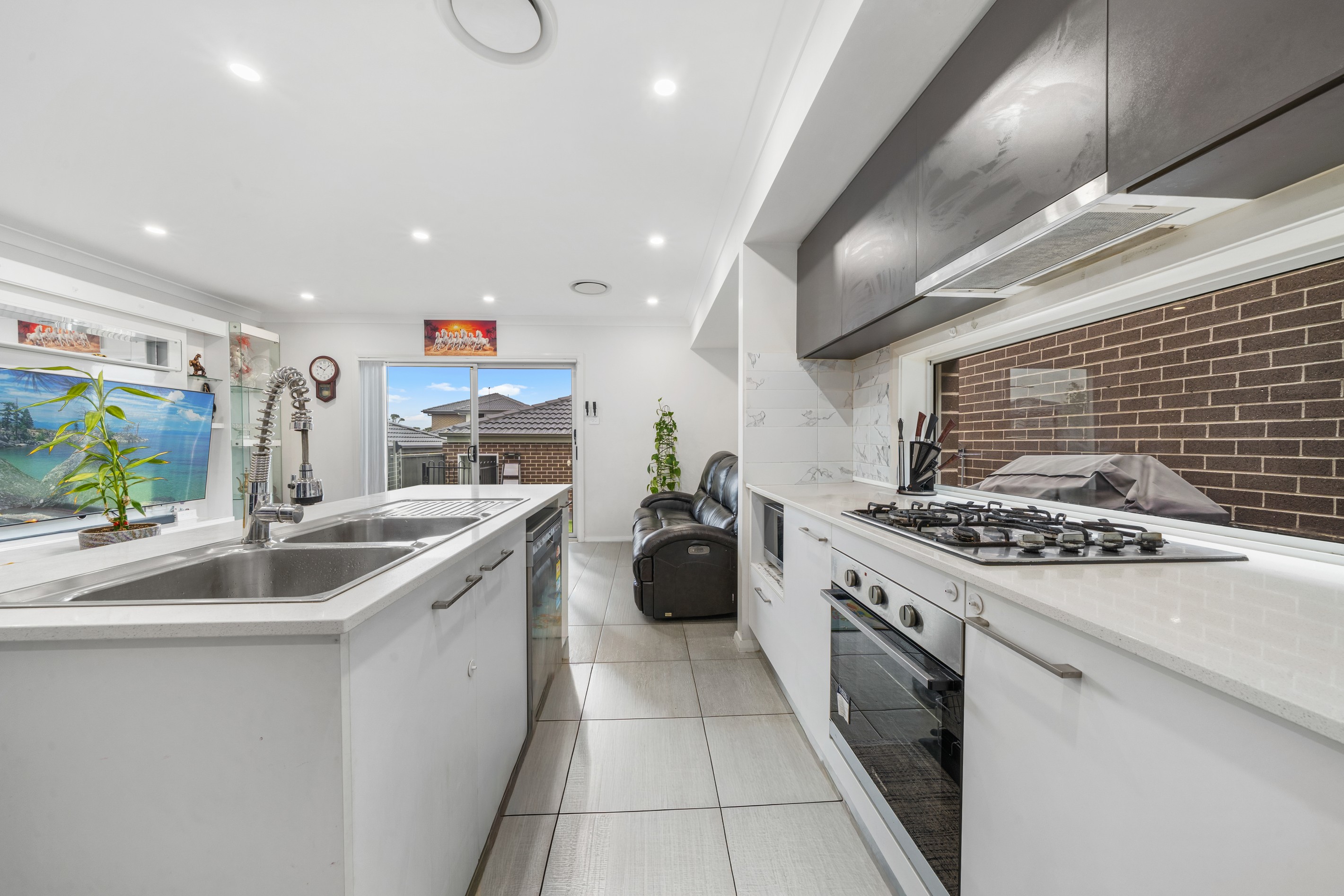 27 Ray Simpson Avenue, BARDIA, NSW 2565