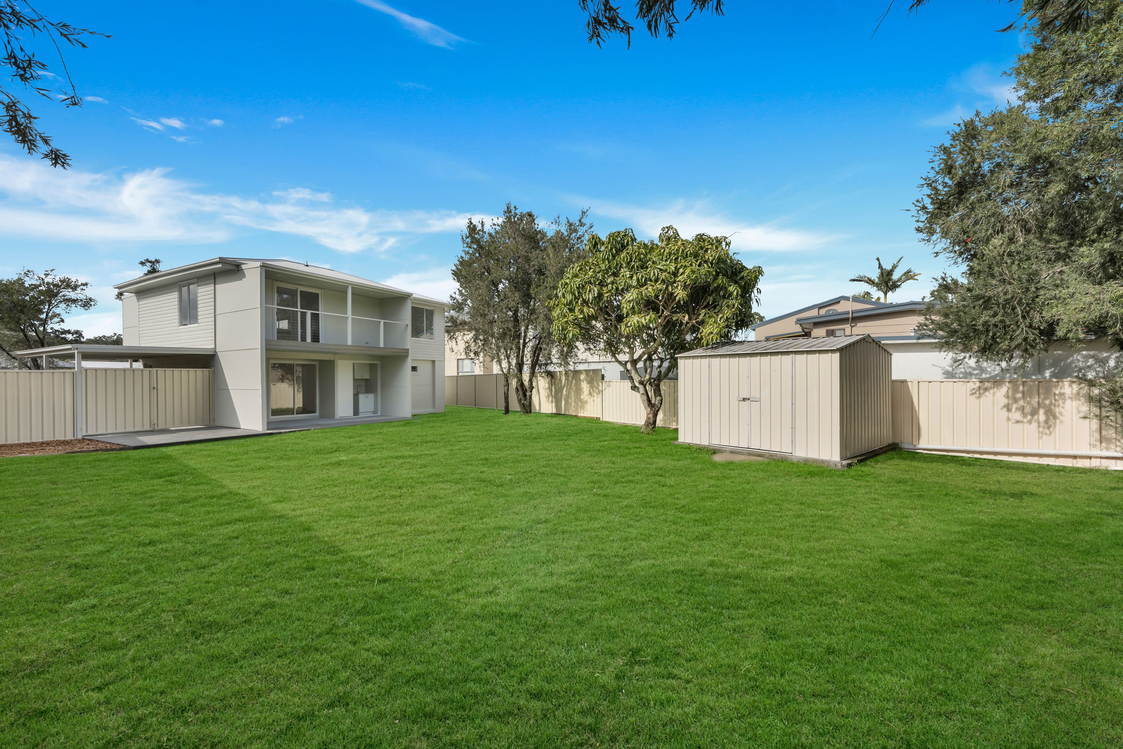 8 Pine Avenue — photo 13 of 14