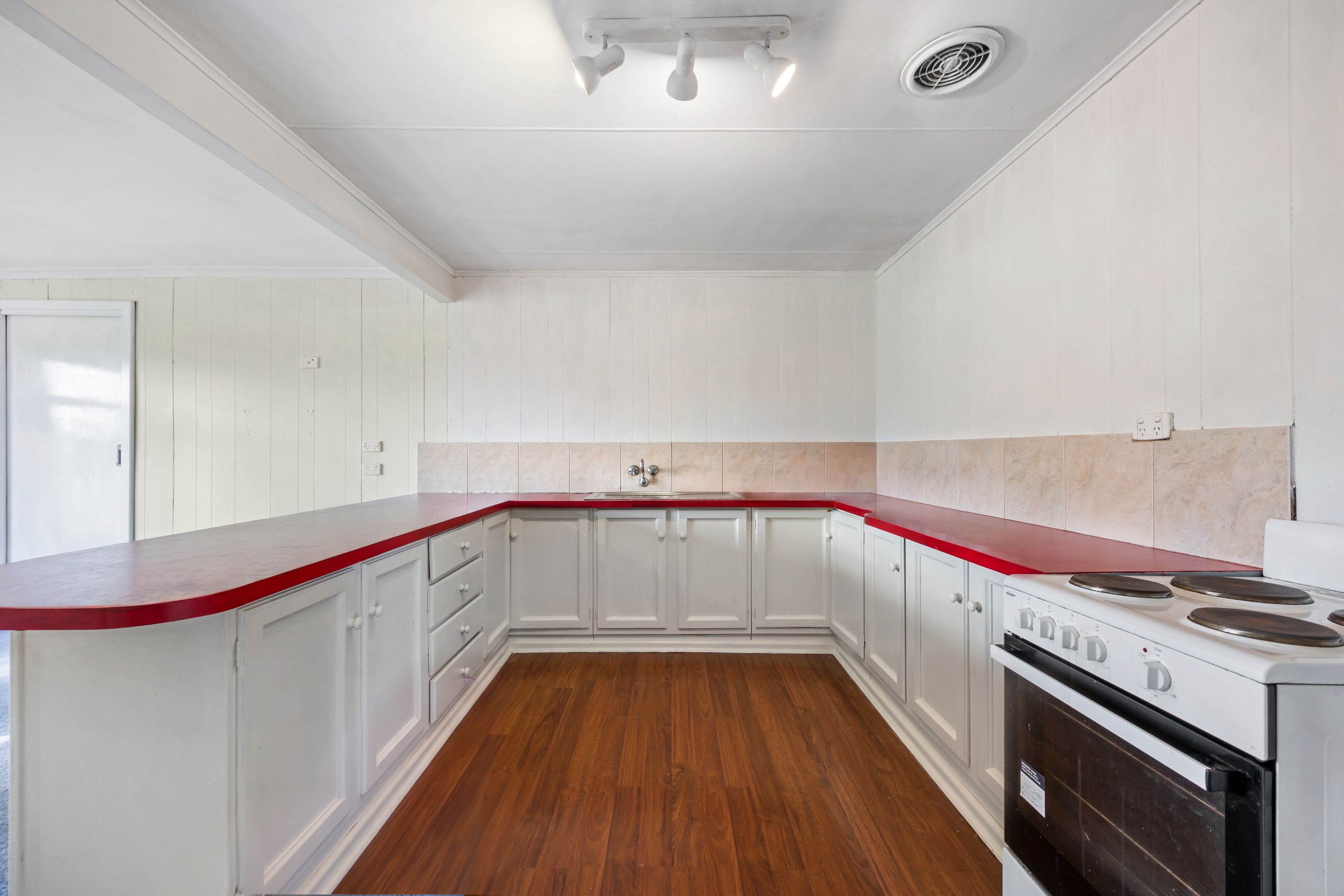 6 Walkerville Street — photo 7 of 20
