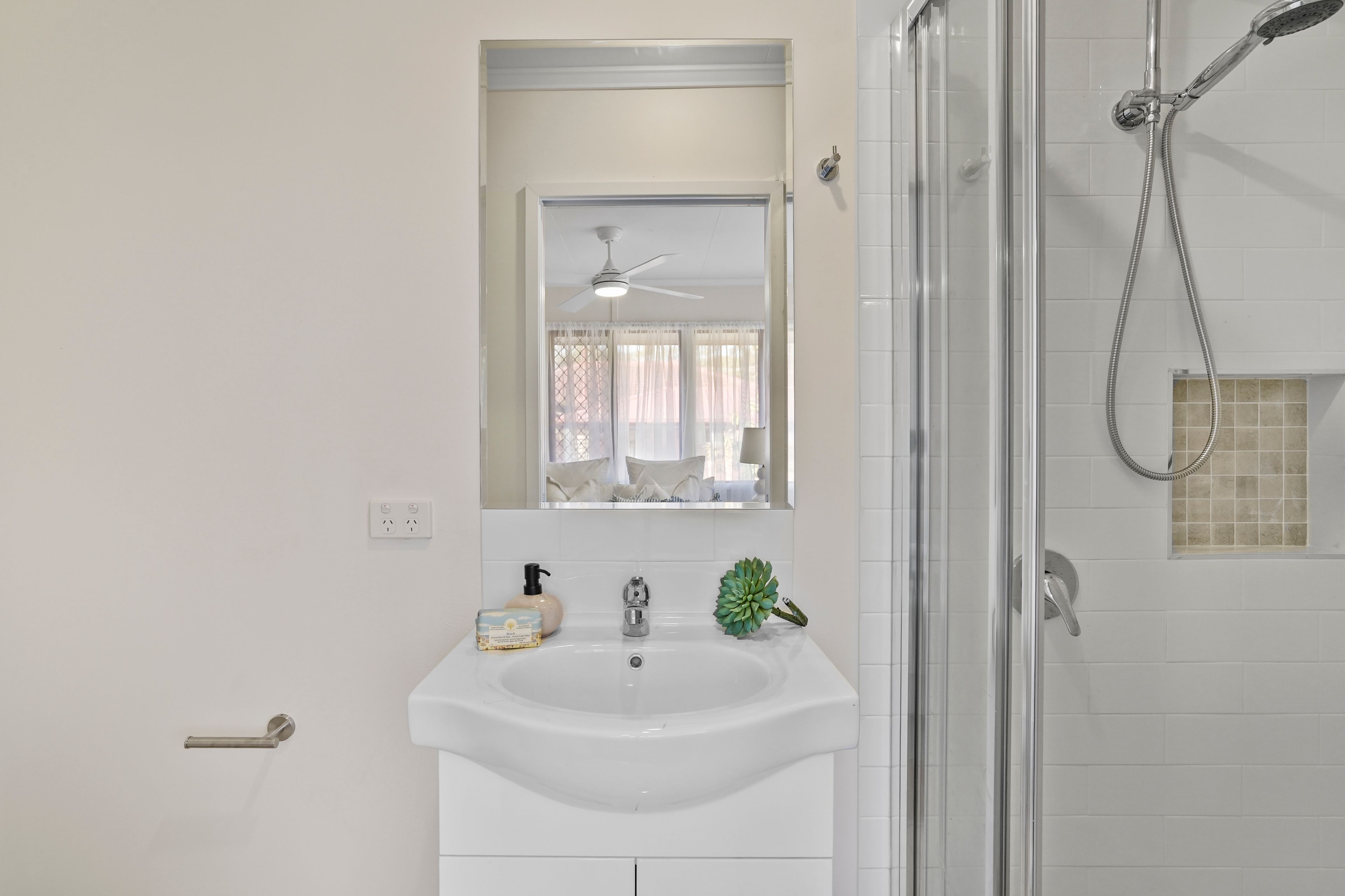 47 Libra Street — photo 13 of 17