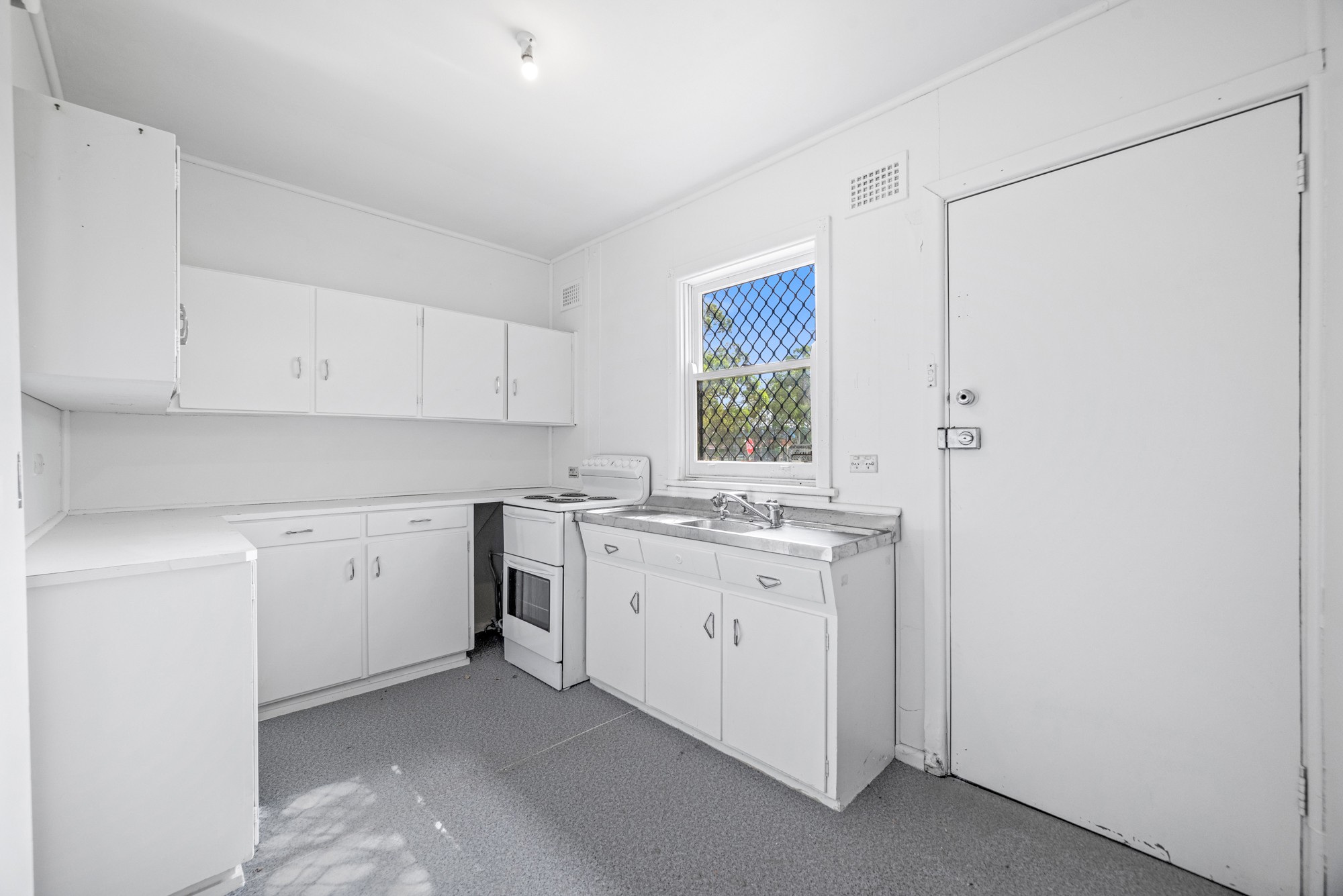 1 Reddall Street, Campbelltown, NSW 2560