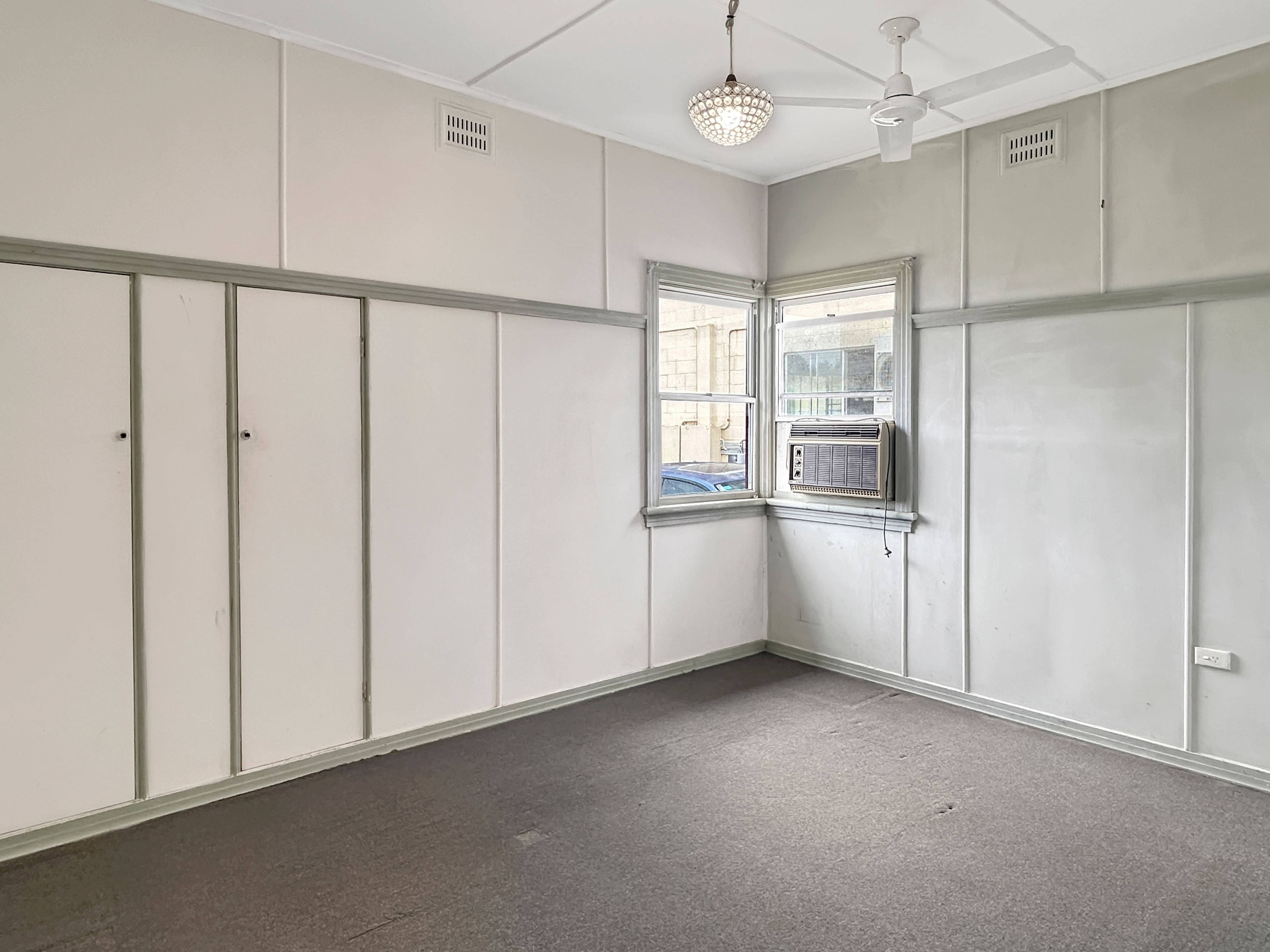 195 Walker Street — photo 7 of 13
