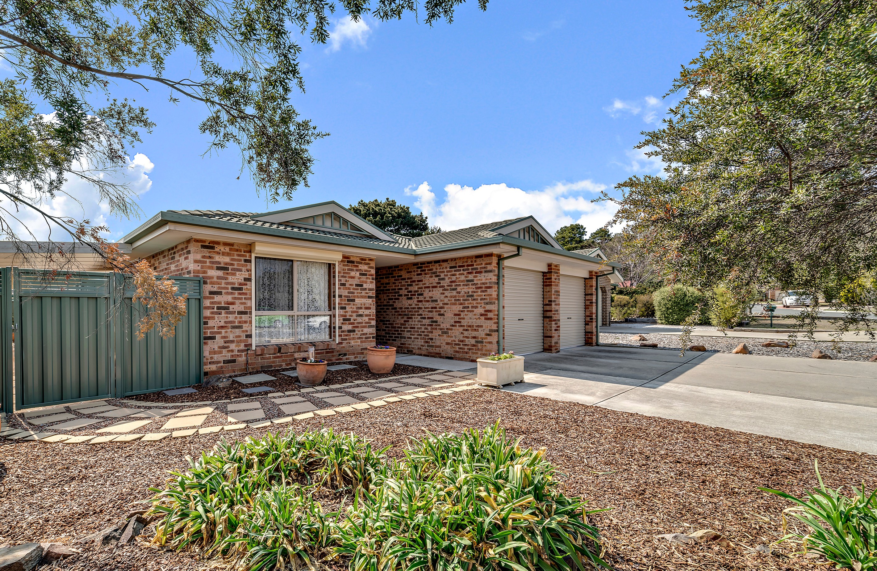 10 Bushby Place, Holt, ACT 2615