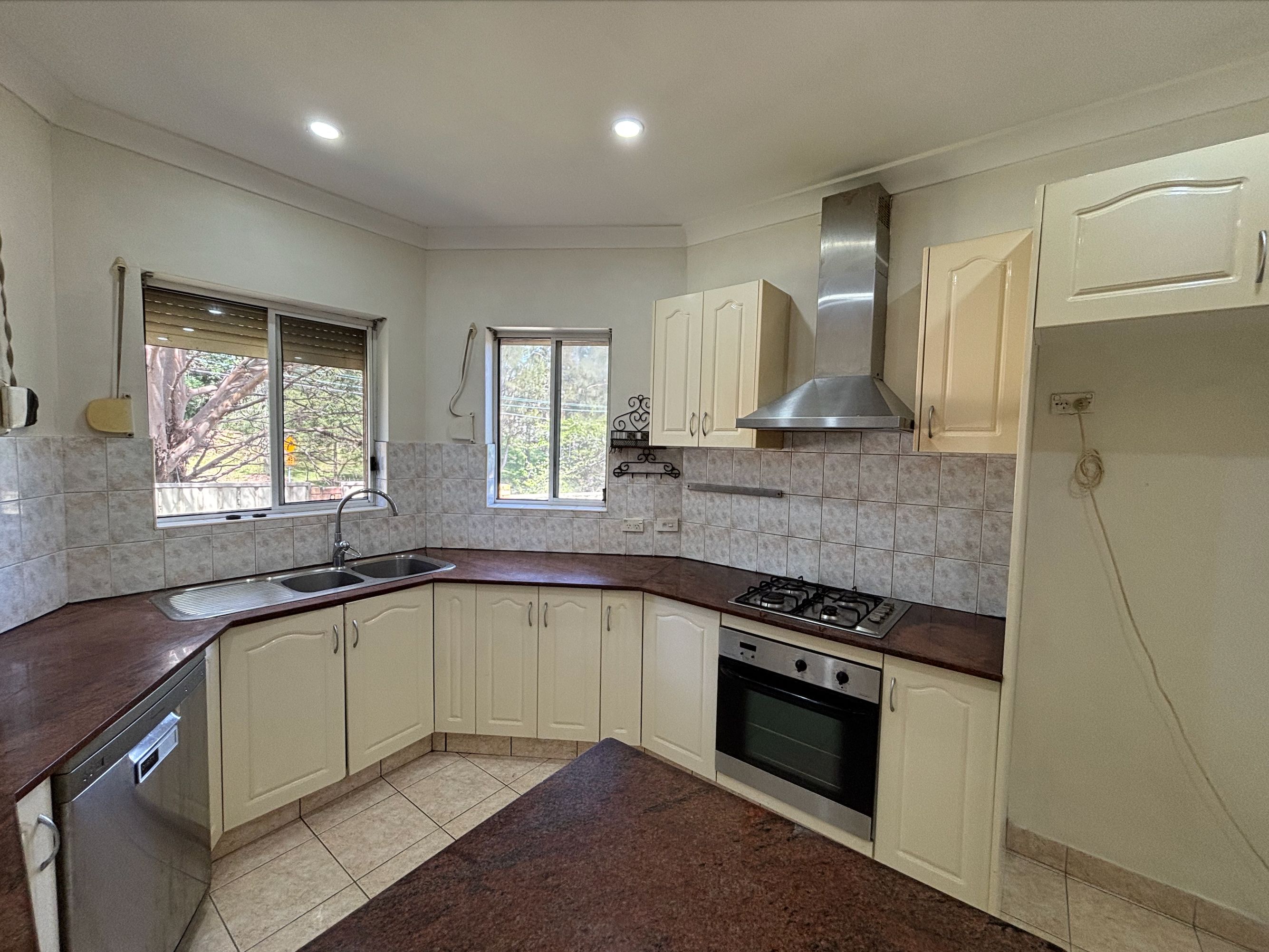 2/22 Chamberlain Street — photo from Ray White Rockdale