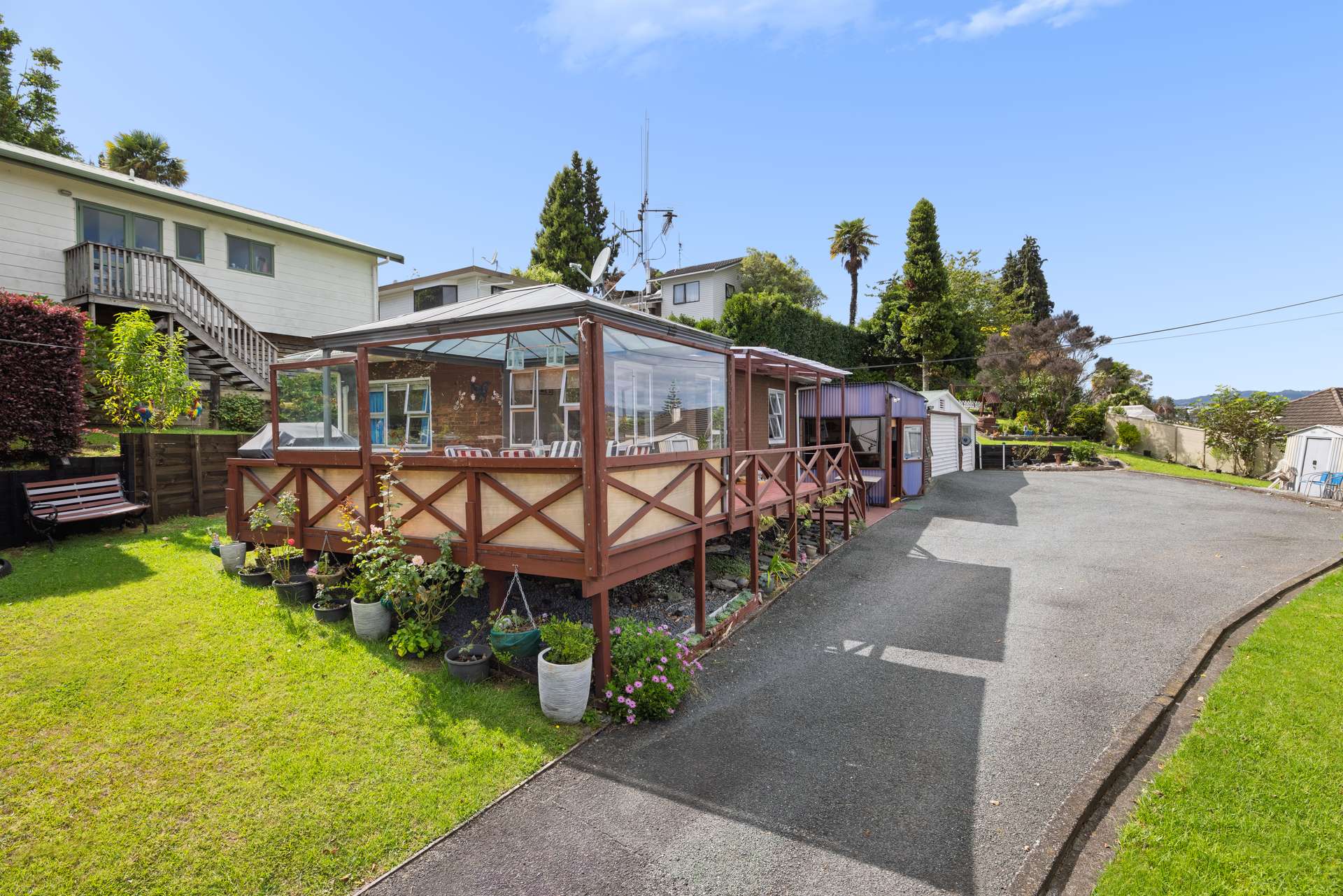 24 Courtney Road photo 1