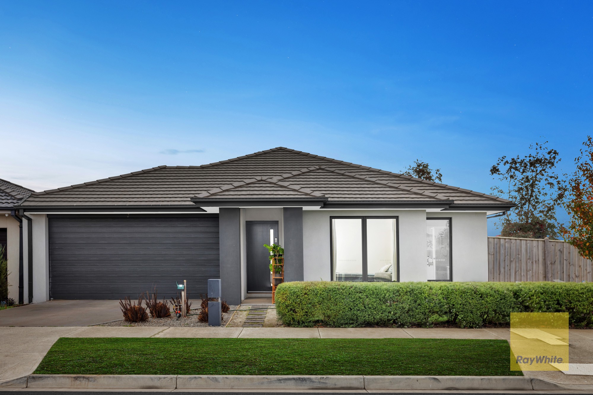 30 Willowbank Circuit, THORNHILL PARK, VIC 3335