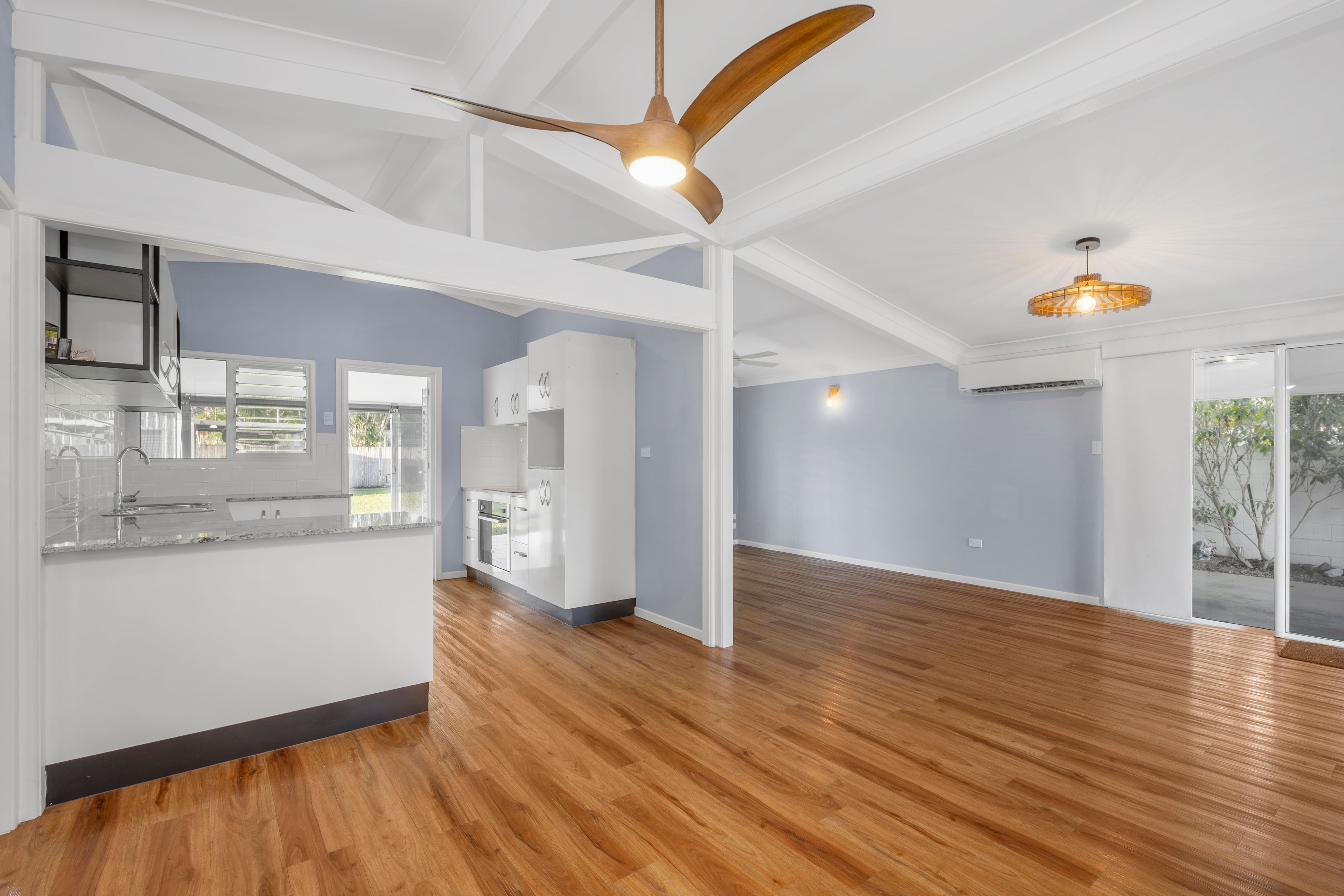39 Champagne Crescent — photo 4 of 18