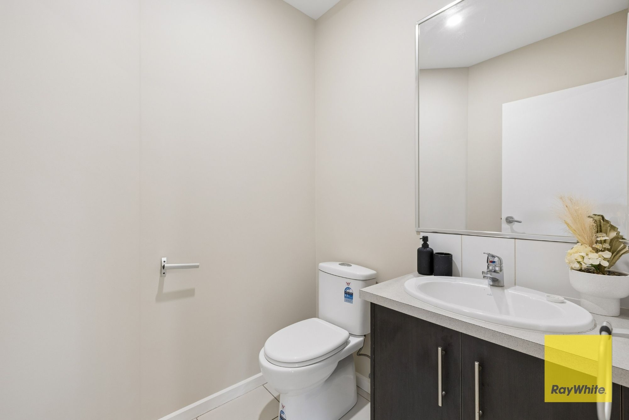 29 Hyde Park Terrace — photo 19 of 26