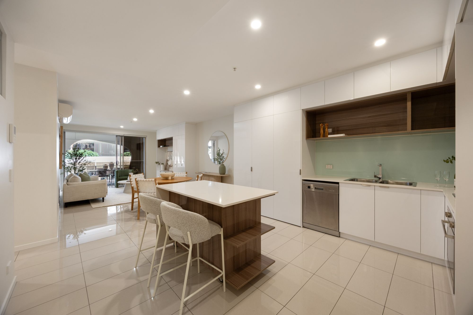 1201/17 Longland Street — photo 7 of 16