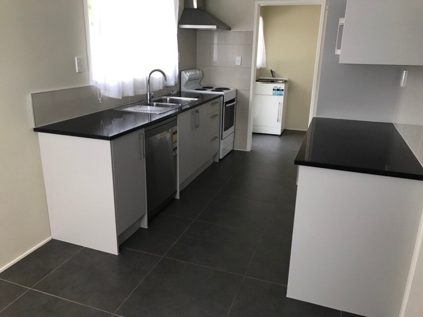 24 Tabitha Crescent, Henderson, Waitakere City