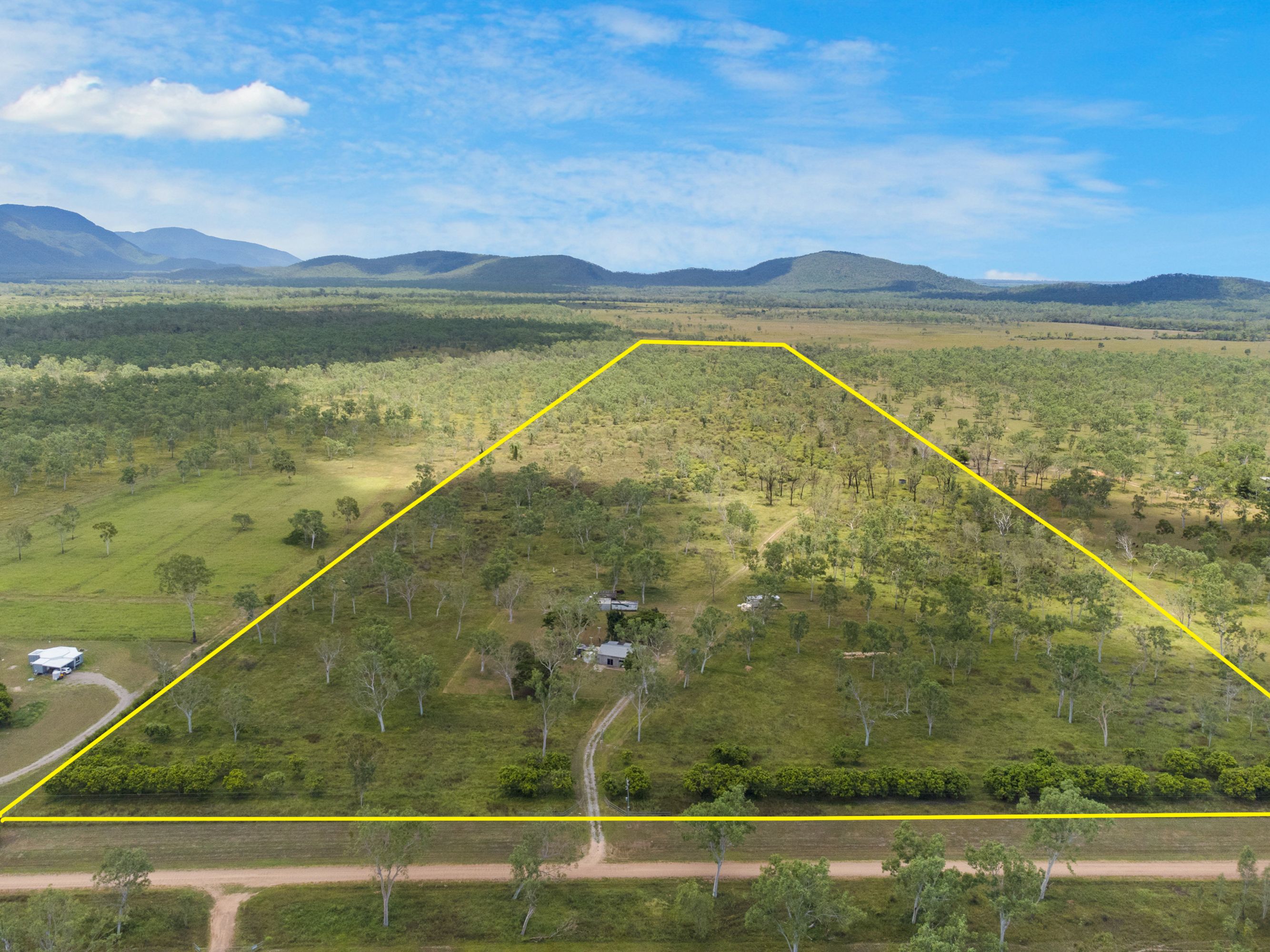 593 Coach Road, Majors Creek QLD 4816
