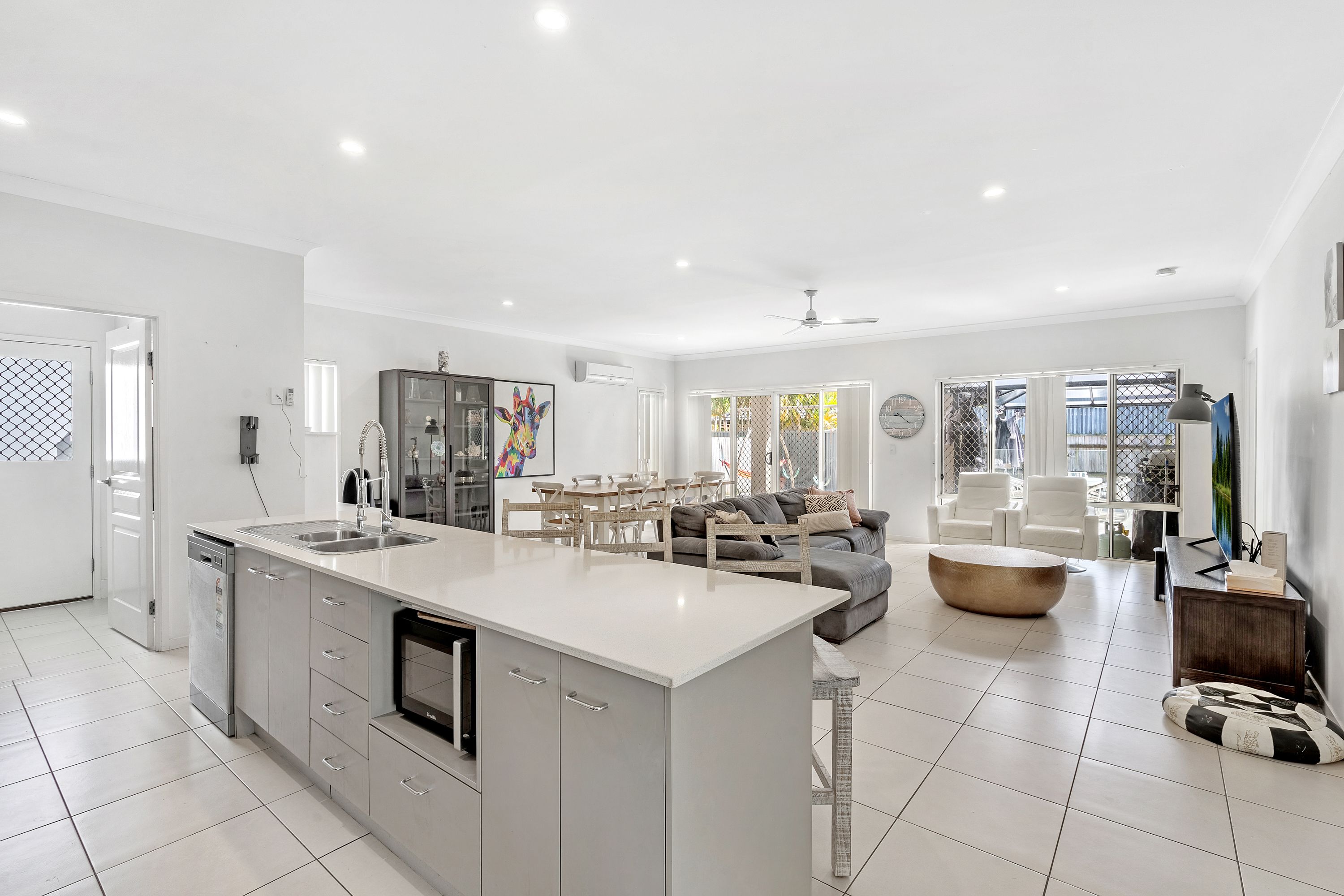 22 Marks Drive, Varsity Lakes, QLD 4227