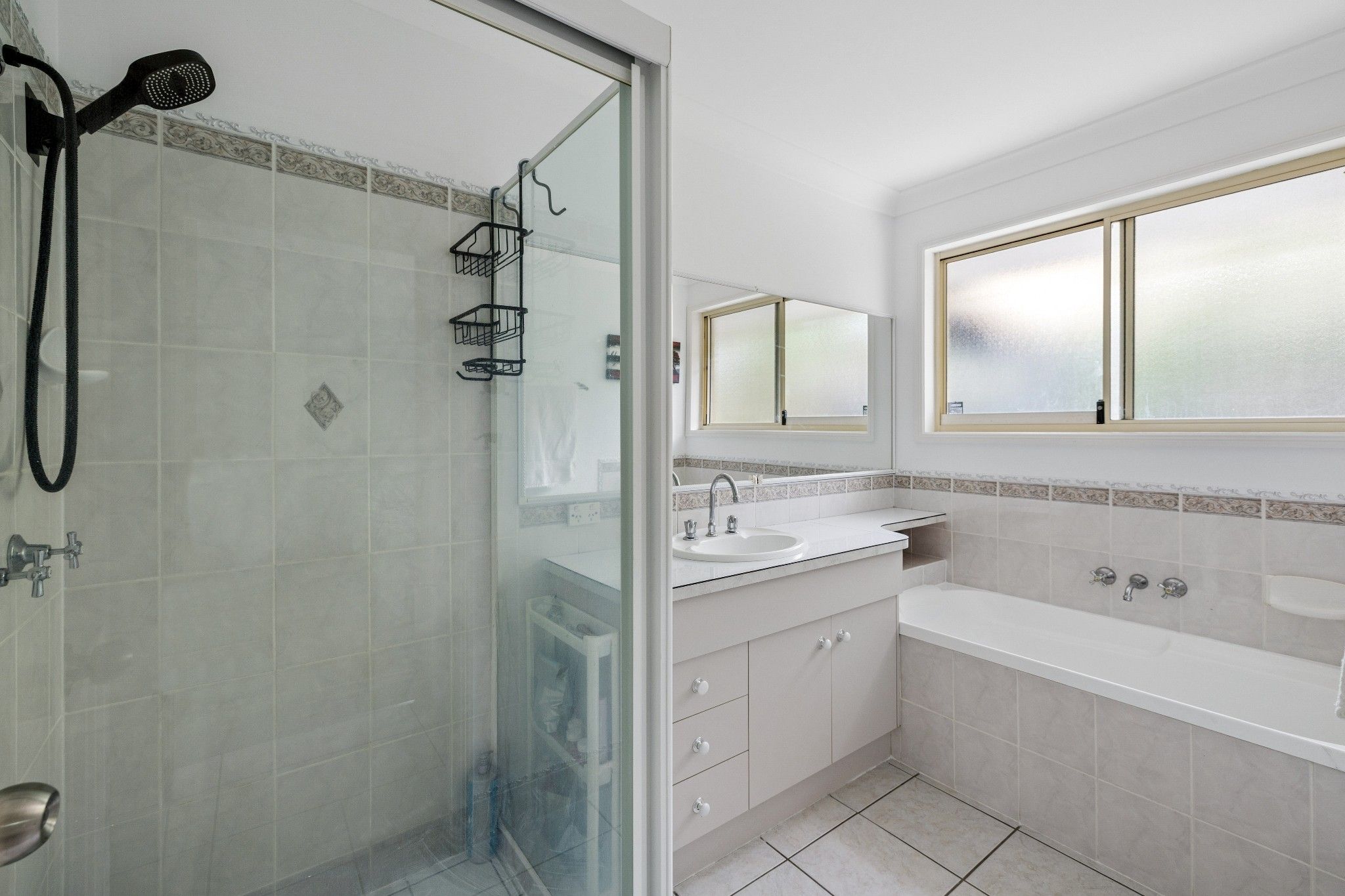 16 Diamantina Court — photo 12 of 26