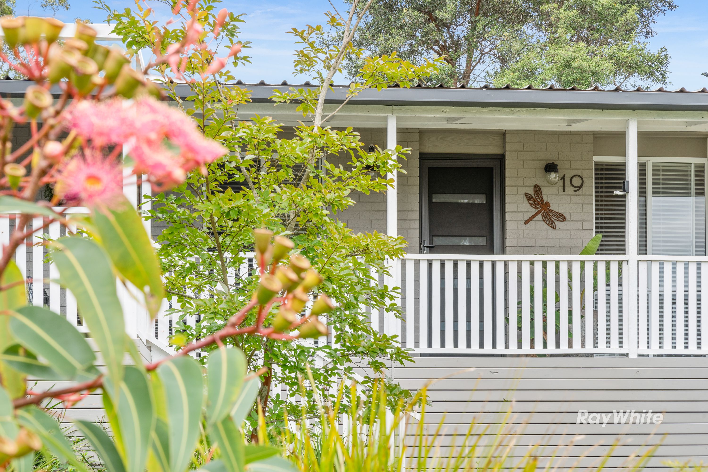 19 Manning Avenue, Narrawallee, NSW 2539