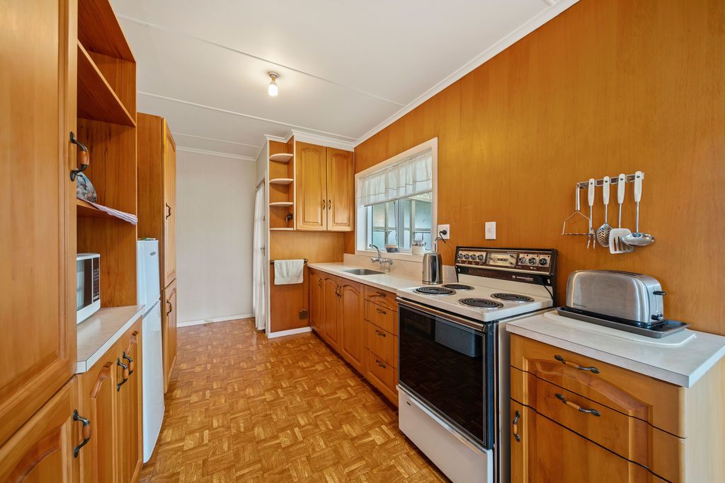 6 Colombo Road, Waiuku, Franklin
