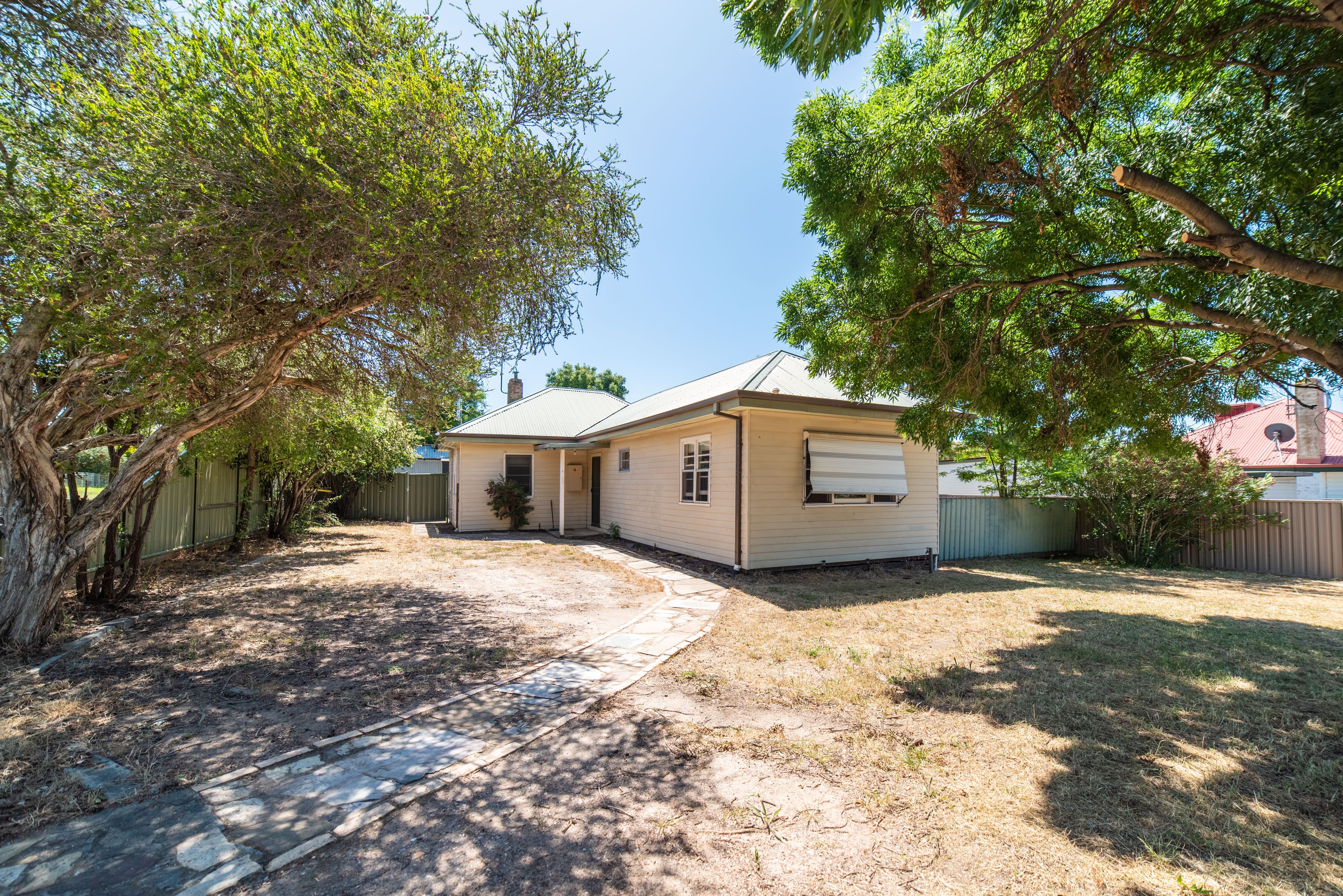 4 Woolcock Avenue, Kangaroo Flat VIC 3555