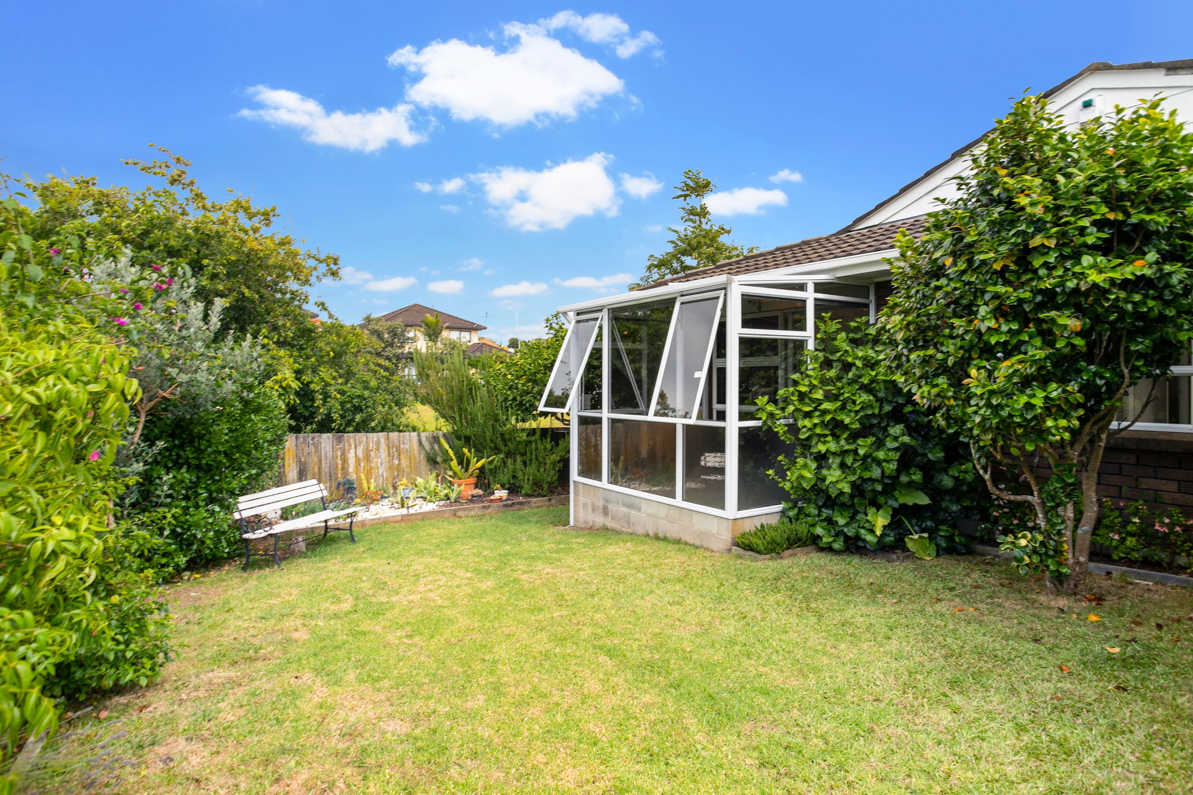 1/14 Kallaroo Place, Botany Downs, Manukau City