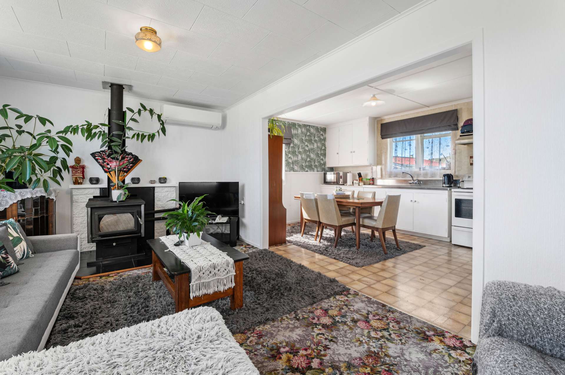 7 Montrose Place photo 3