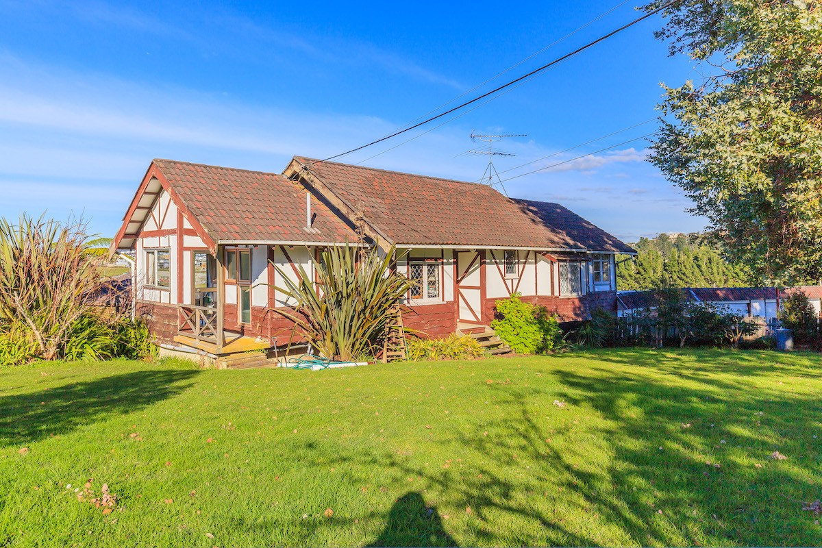 128 Vaughans Road, Long Bay, North Shore City