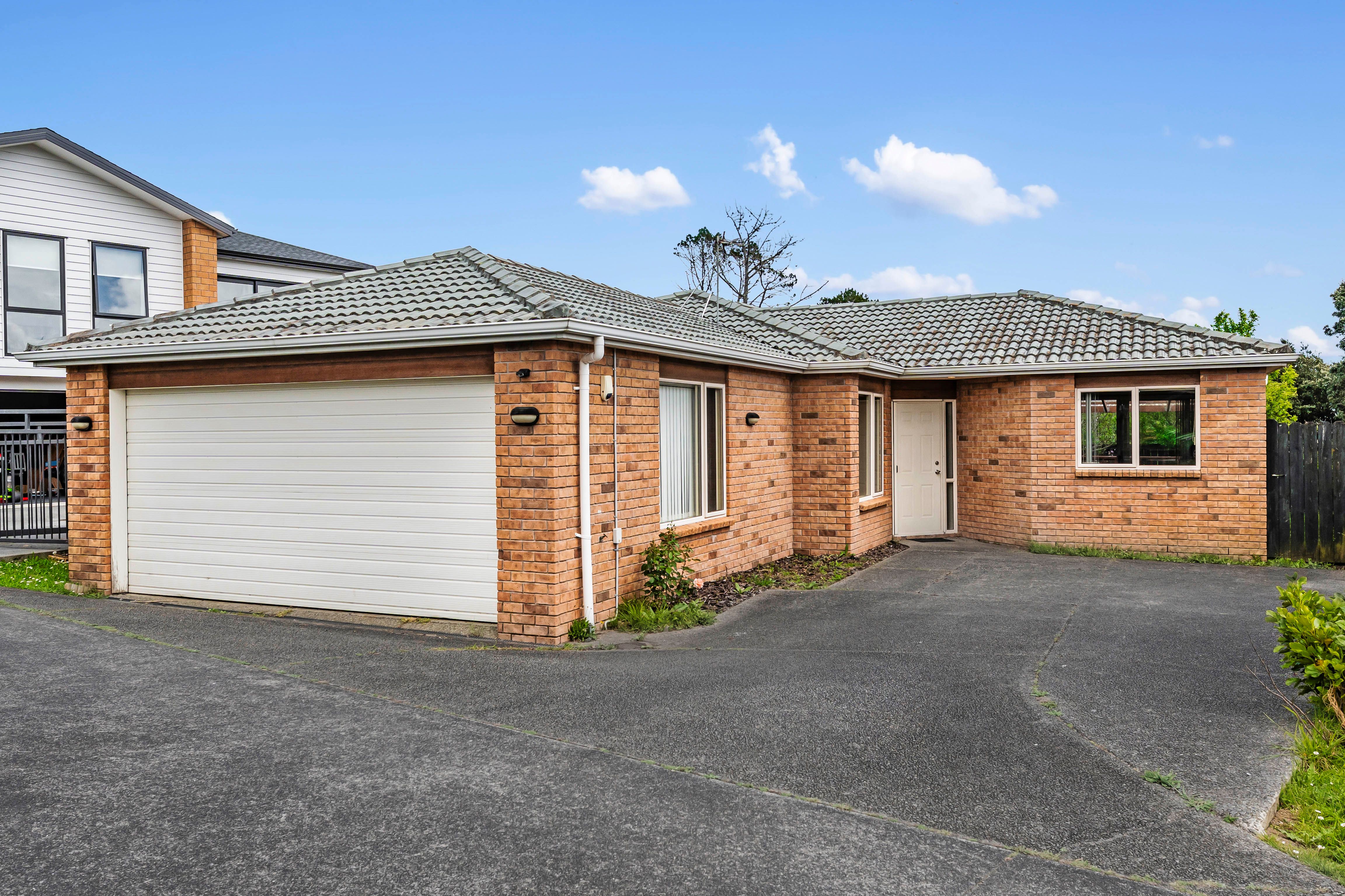 38 Pitt Avenue, Clendon Park, Manukau City