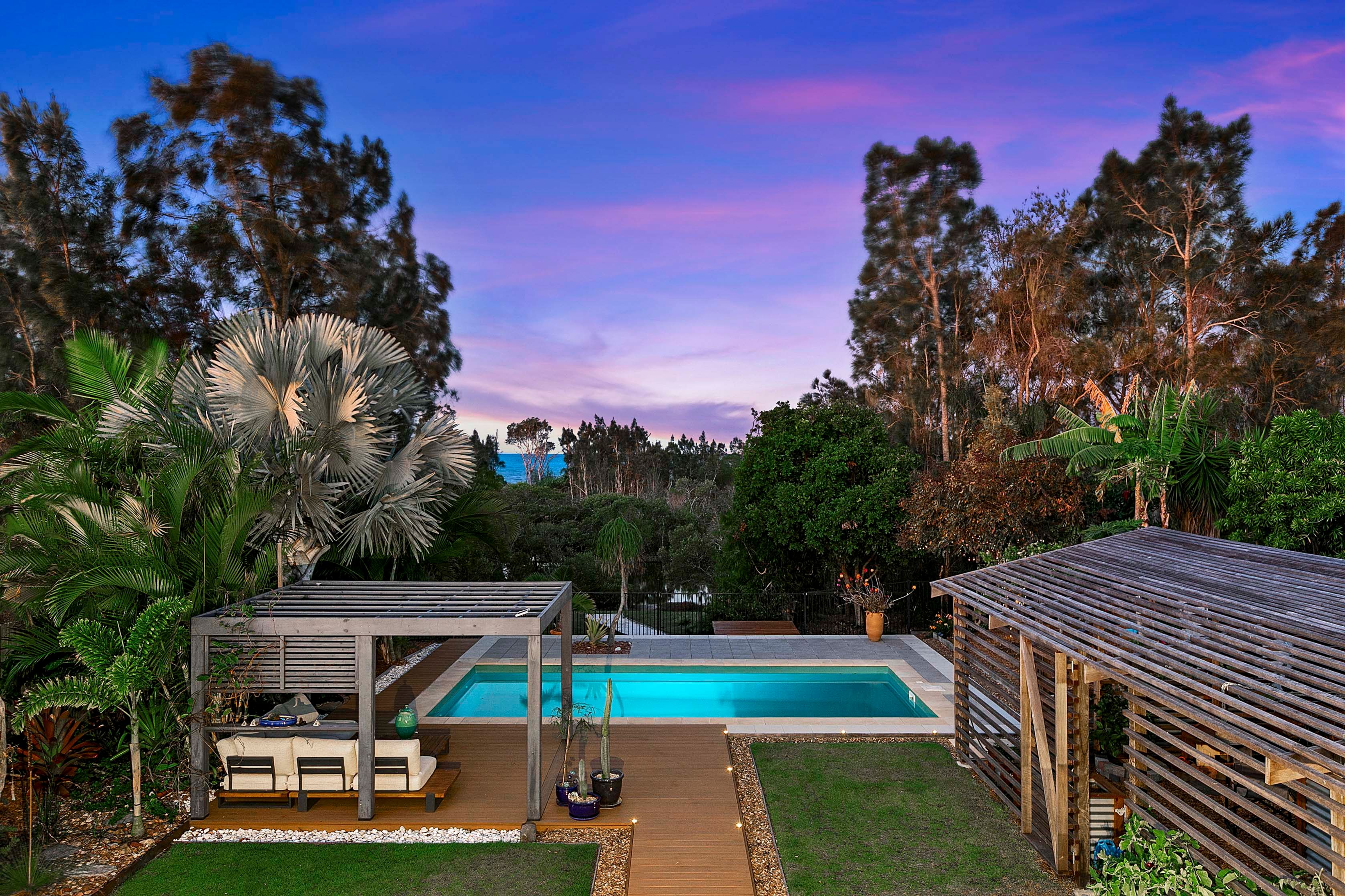 82 Beach Drive, Burrum Heads, QLD 4659