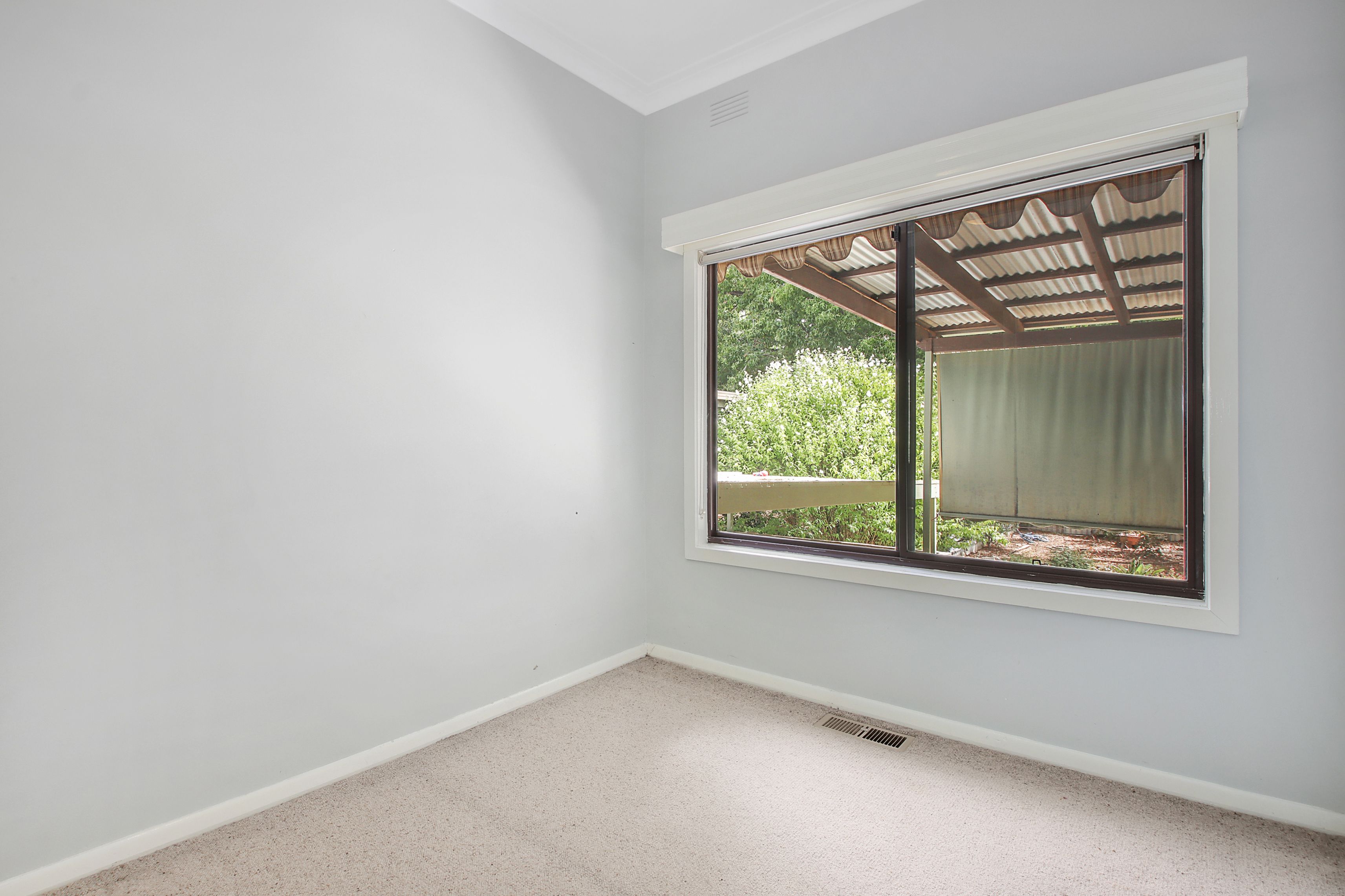 951 Waugh Road — photo 6 of 9