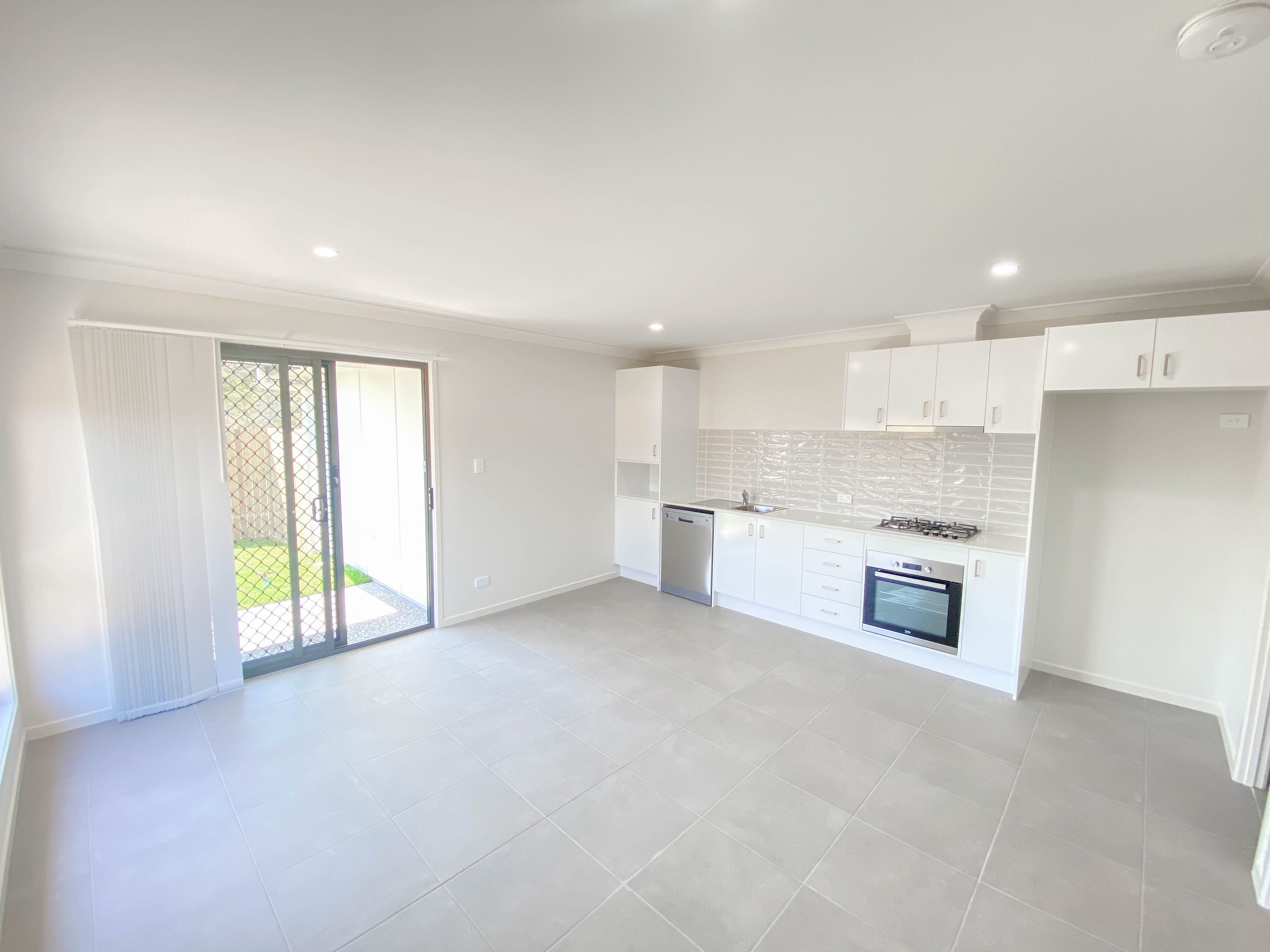 2/72 Brentwood Drive, Ebbw Vale, QLD 4304