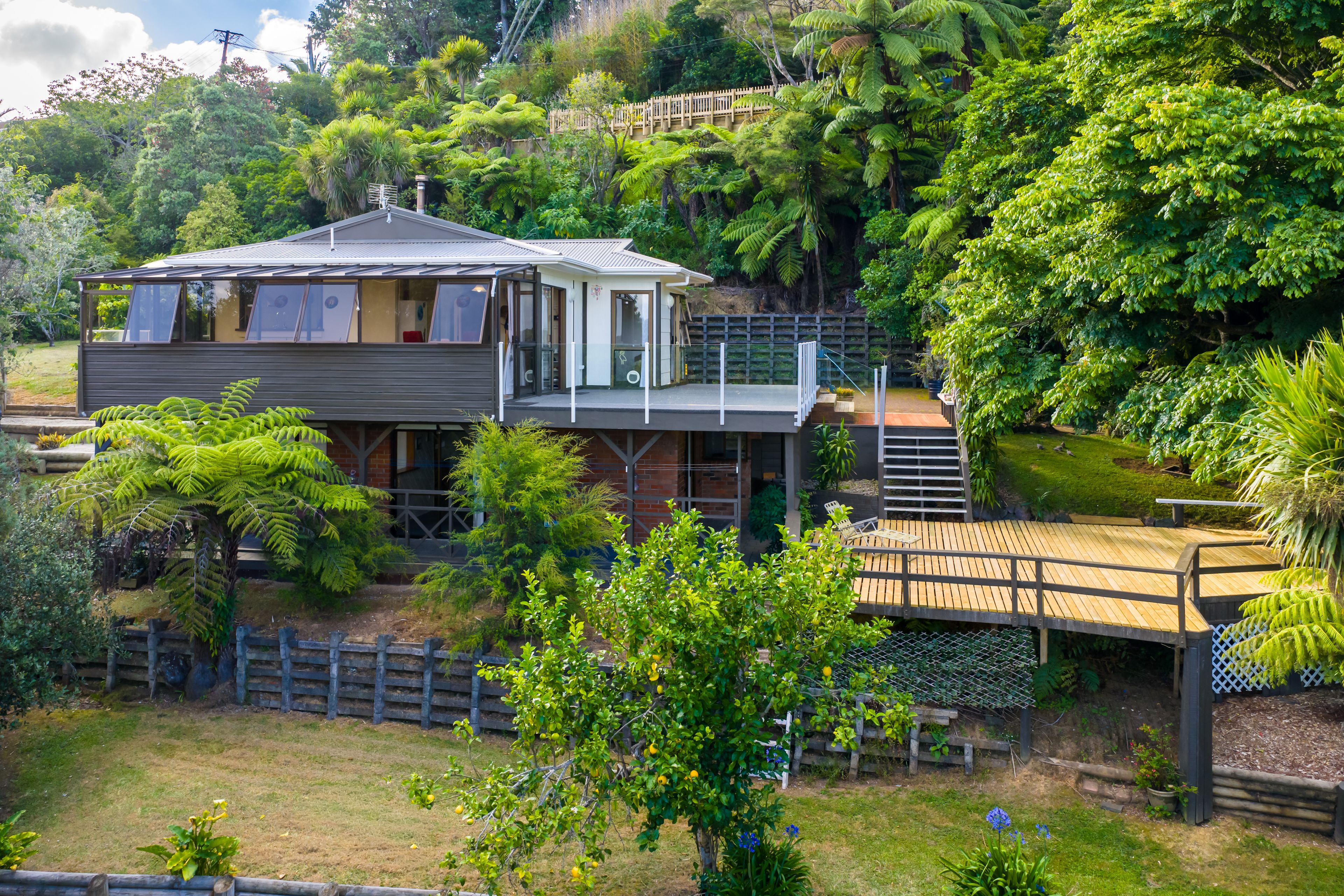 274 Forest Hill Road, Waiatarua, Waitakere City