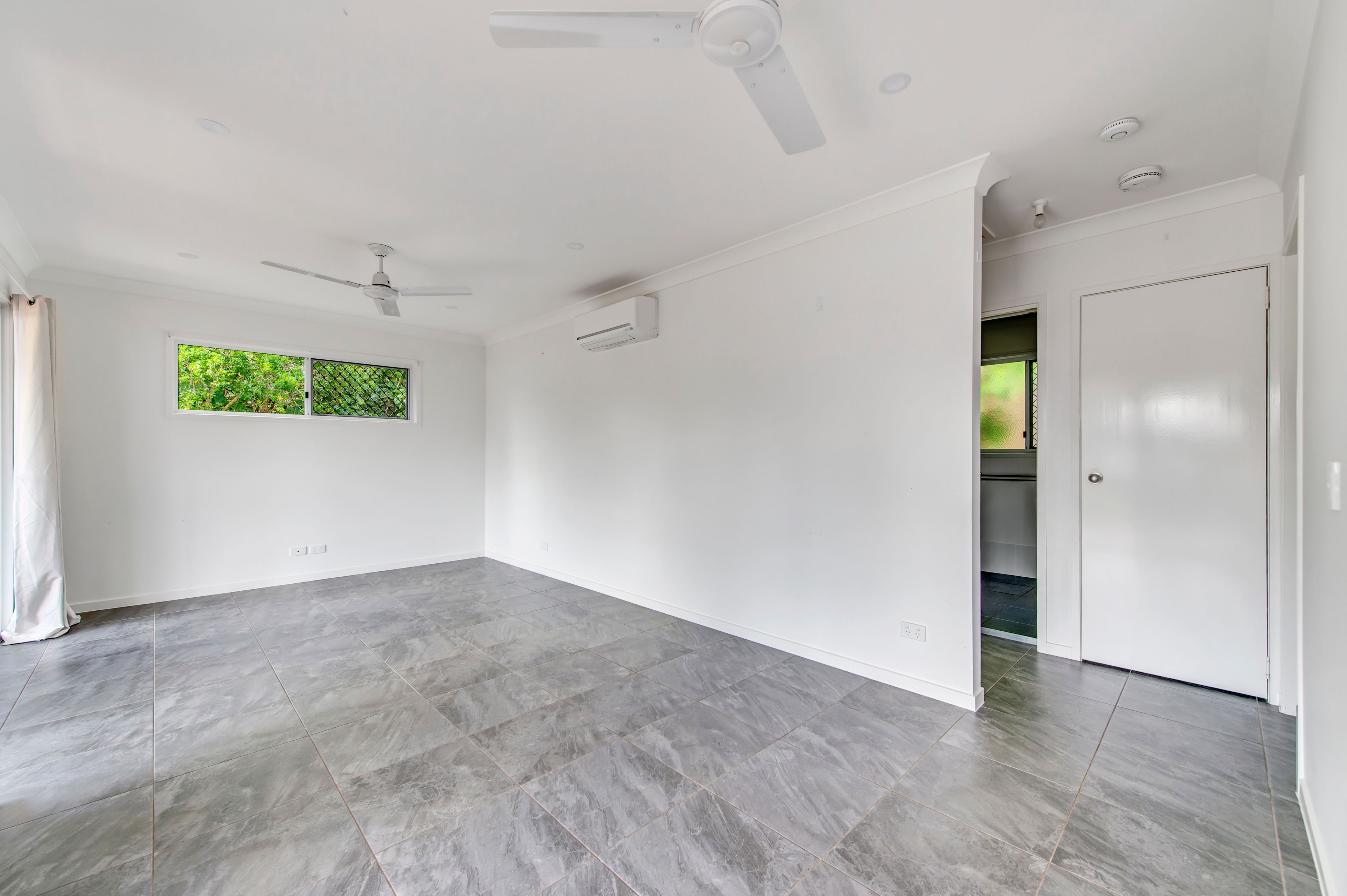 2/13 Molloy Street, Silkstone, QLD 4304
